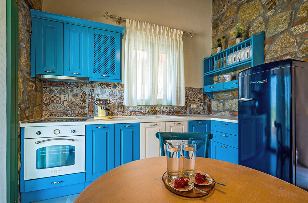 森林海景中的石筑豪华套房-15