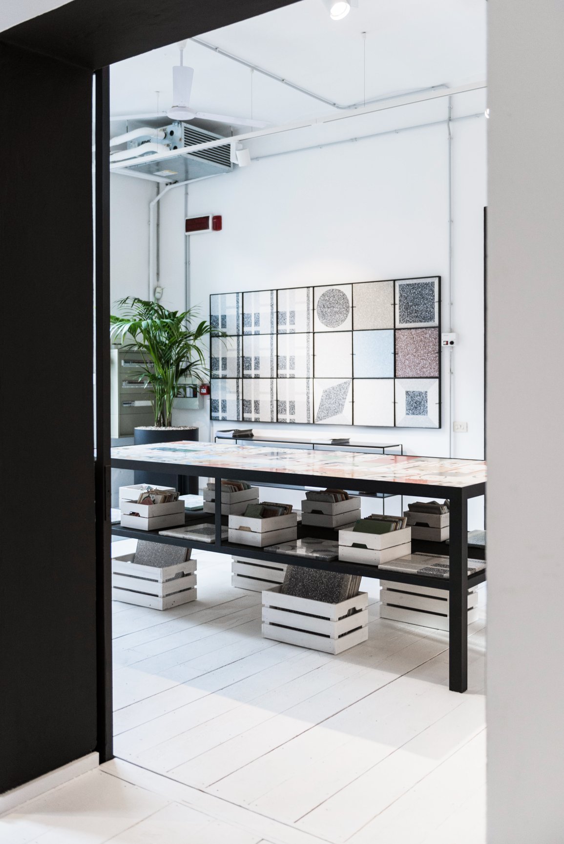 Officine Milano 室内设计展示空间-1