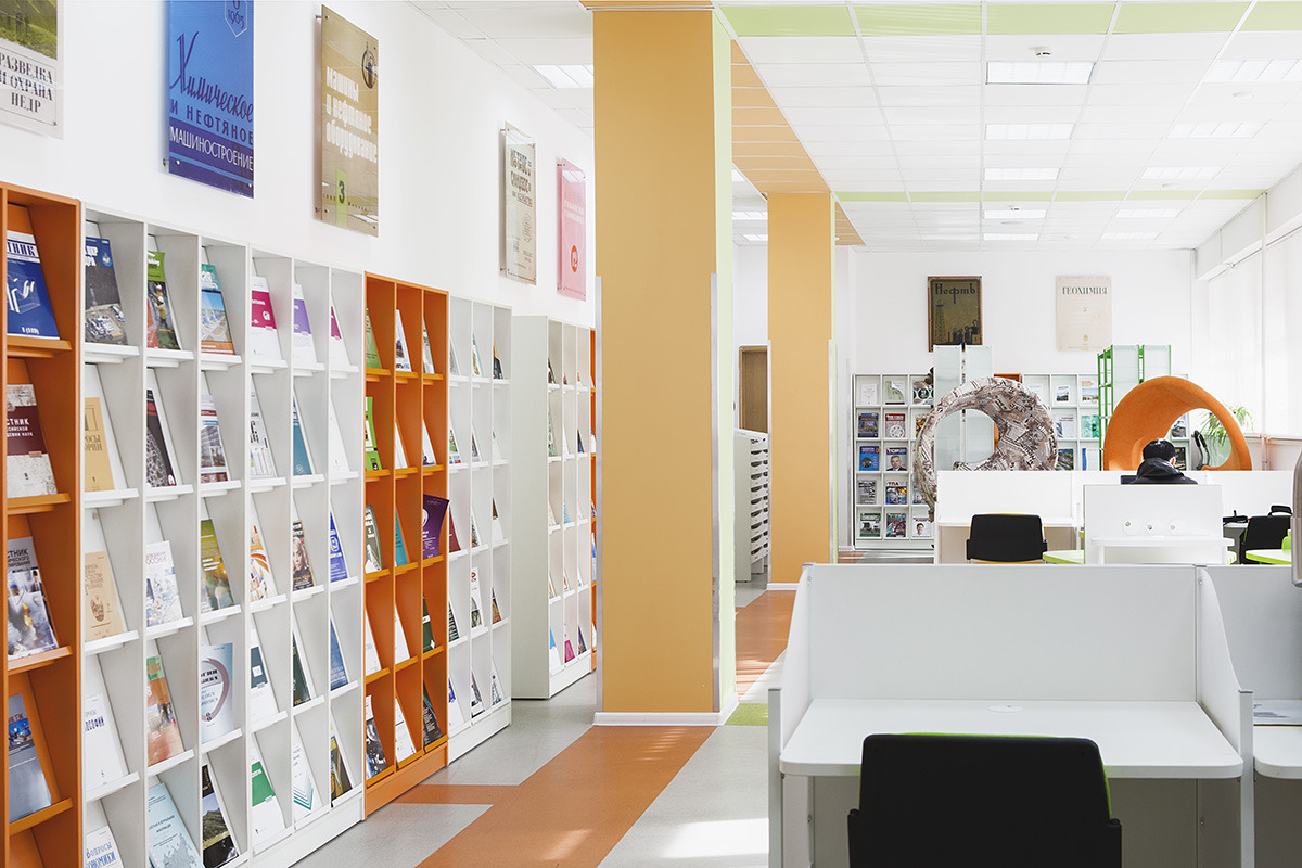 彩色科技油气场 · 州立石油天然气大学图书馆-3