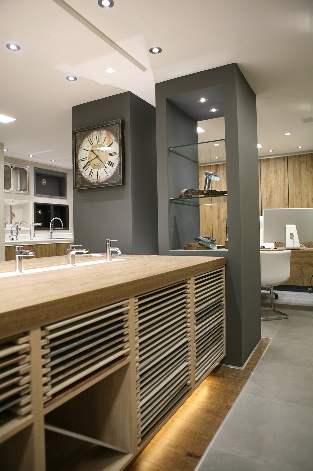 简约风格卫浴展示厅-3