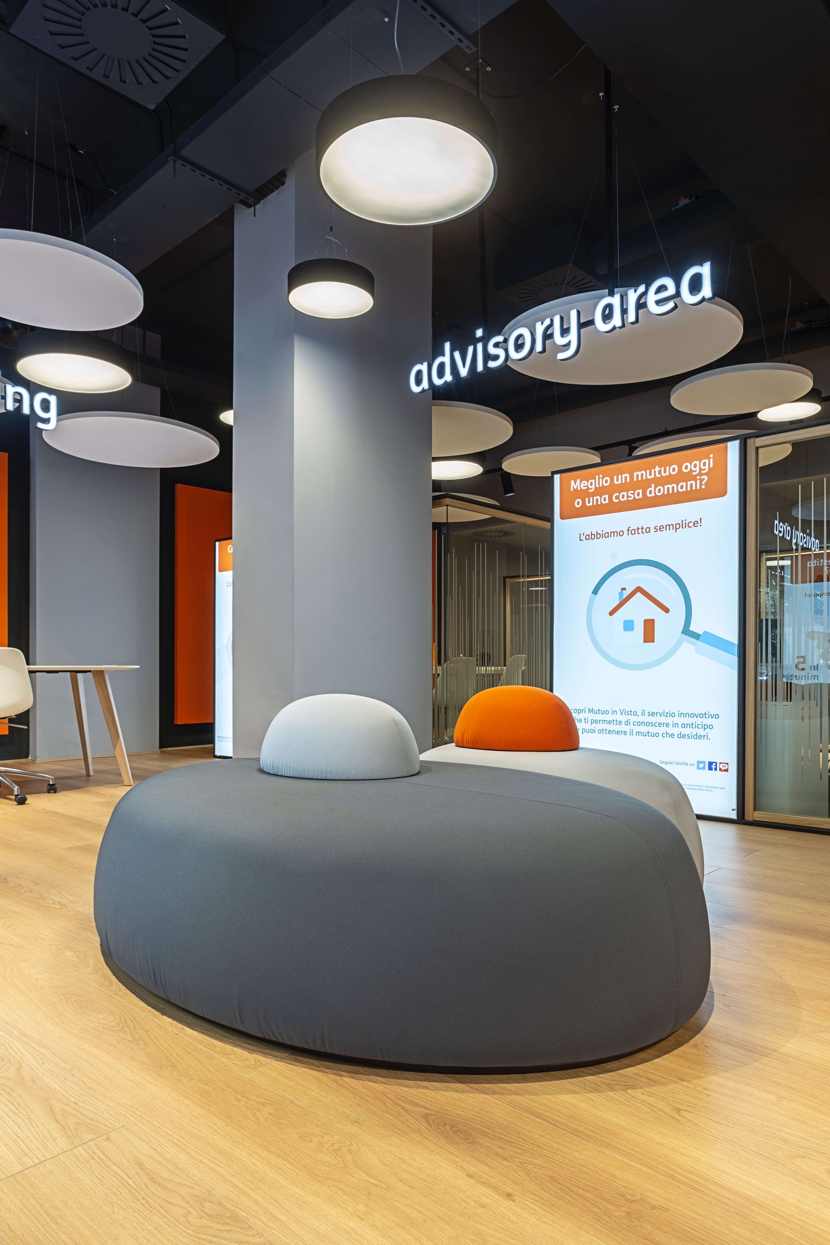 灵活多变的新银行空间 | ING 意大利分行新形象设计-29