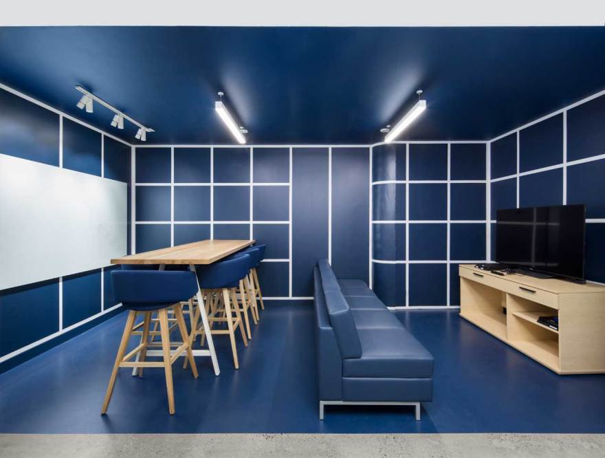 电子艺术蒙特利尔新办公室,极简主义与创造力的完美结合-8