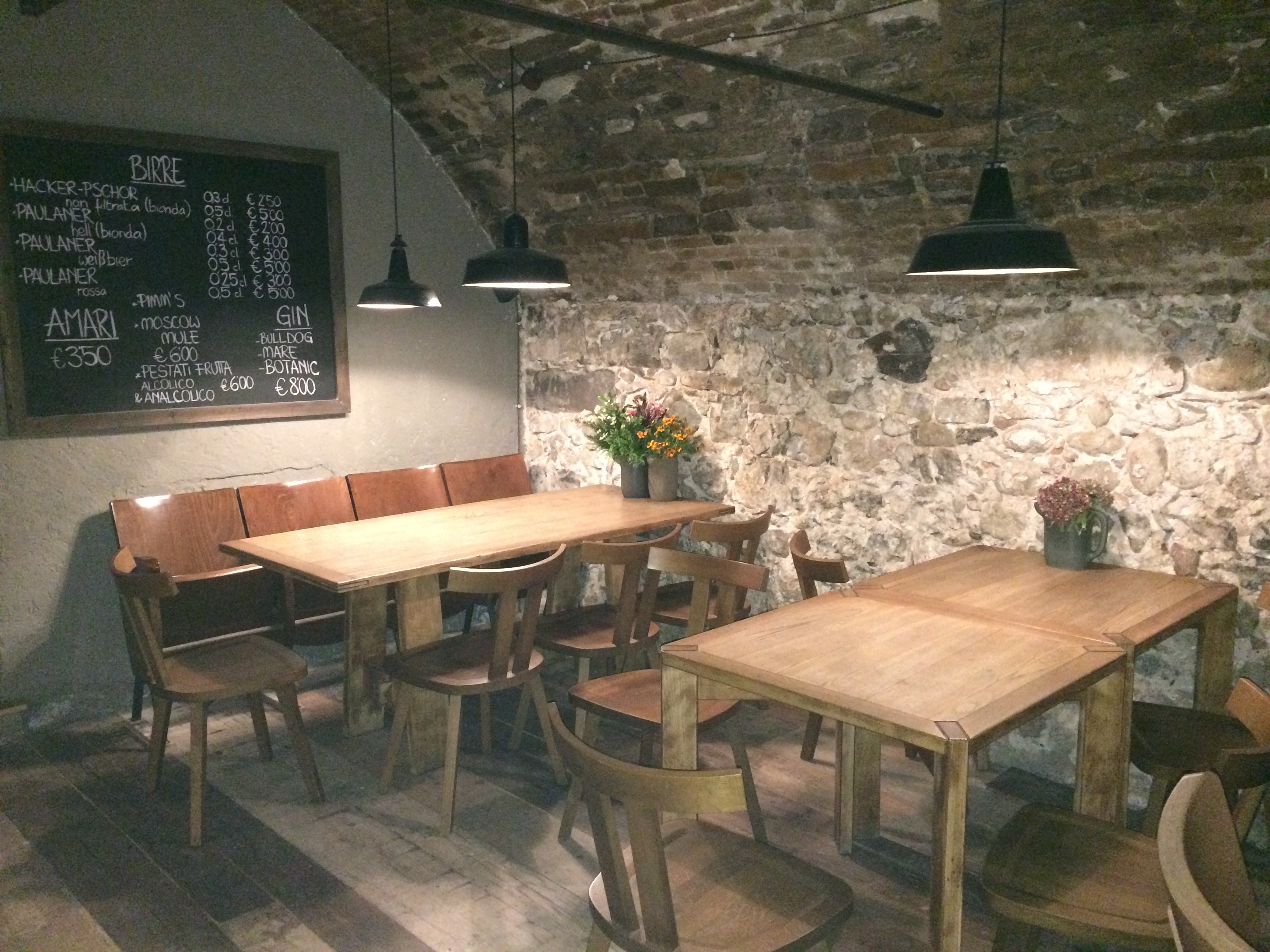 地窖酒吧“Dal Lendar”的复古与现代融合设计-15