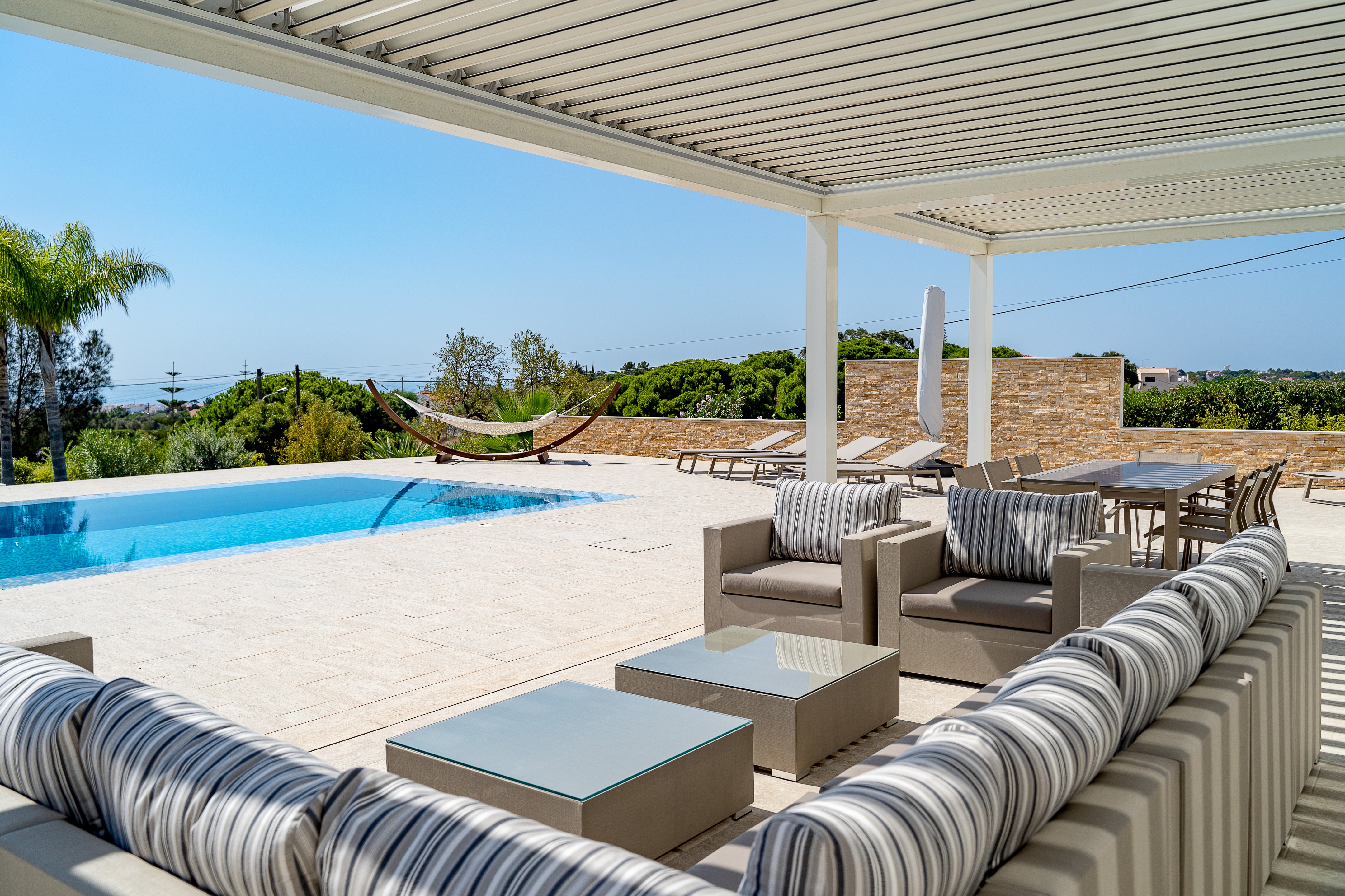 Simple Taste 团队打造的金色眼睛别墅室内设计-21