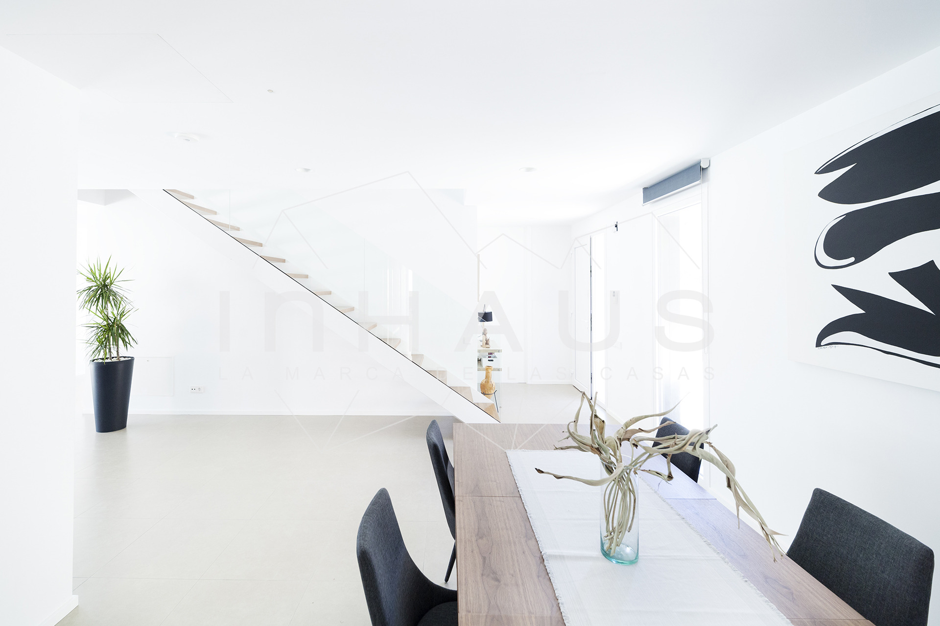 巴塞罗那简约现代模块化别墅-5