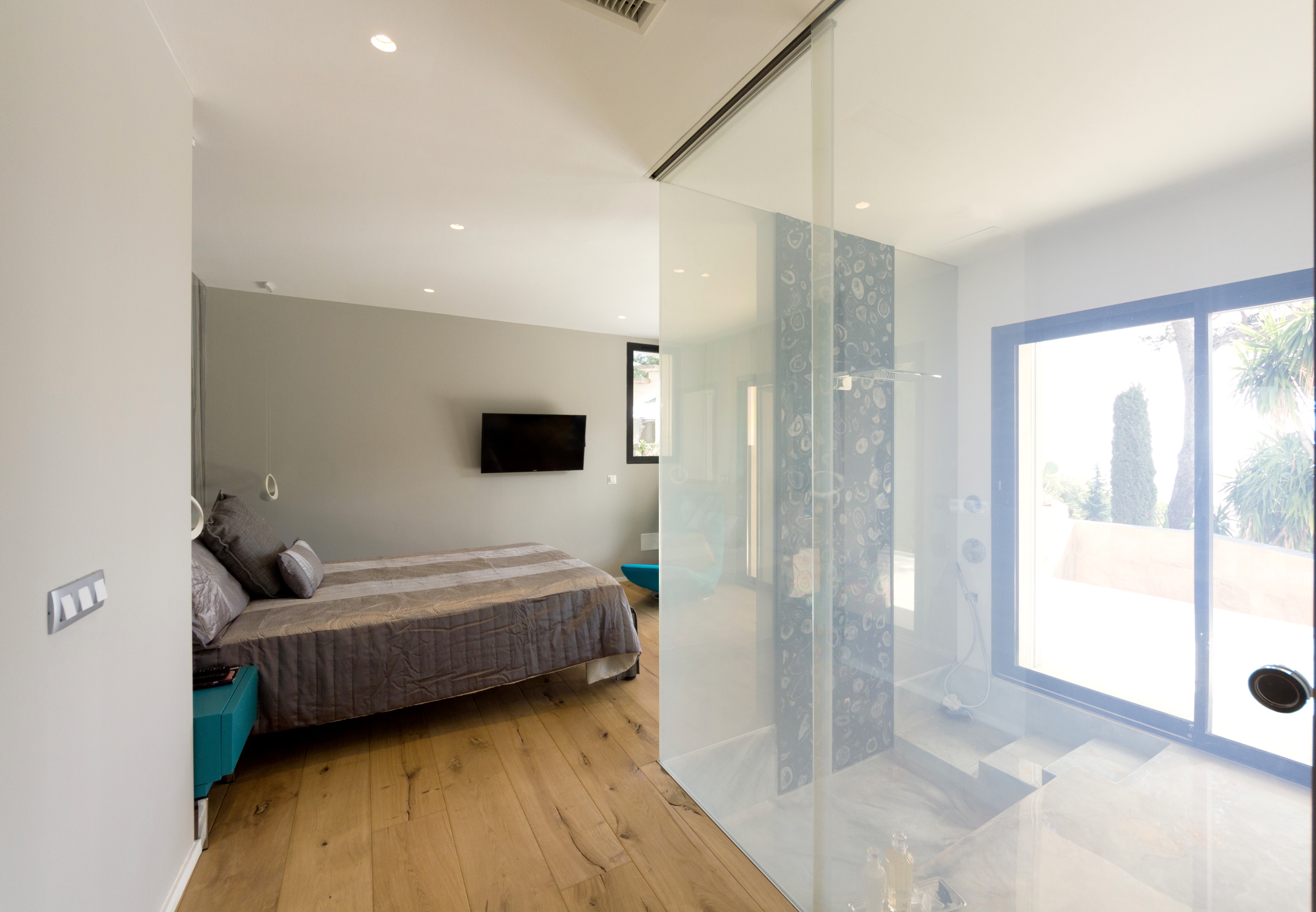 2017 年完成！Cannes 别墅重建项目-13