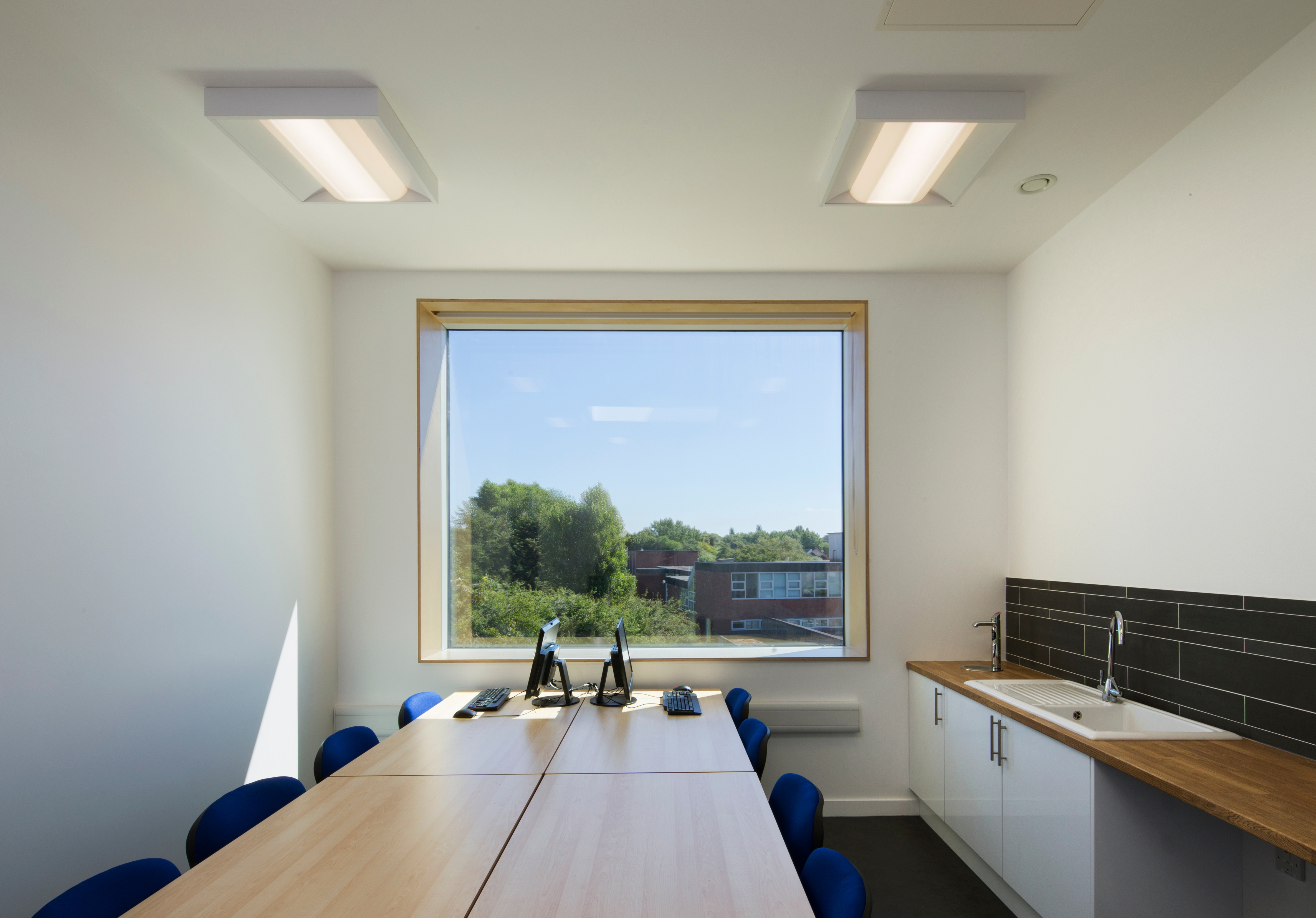 约瑟夫·莱基学院 · 融入环境的创新教学空间-11