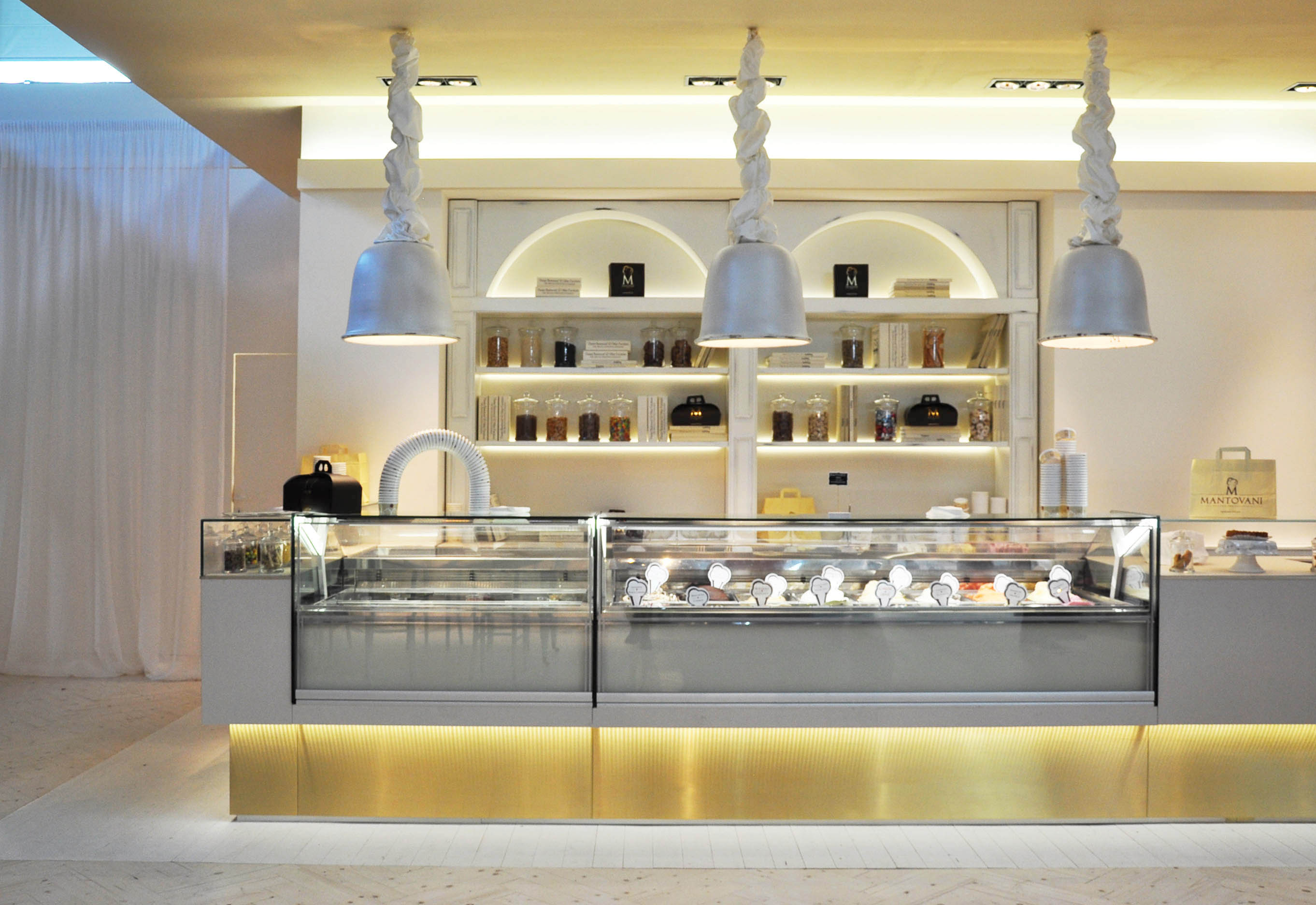 2016 年完成的曼托瓦尼奢华冰淇淋品牌加盟店设计-2