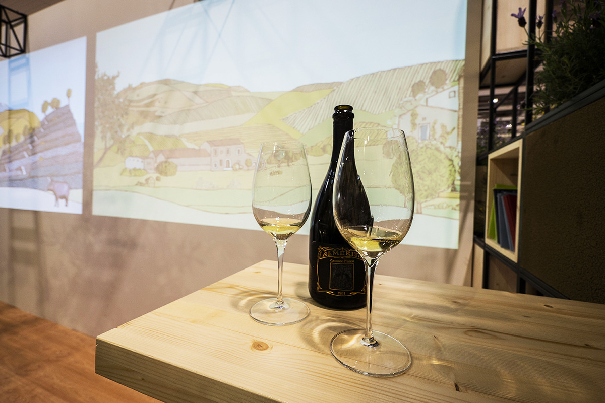 地域特色鲜明的葡萄酒展台设计-3