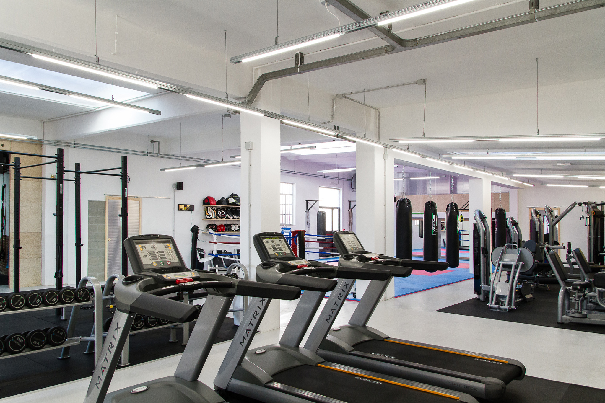 灵活多变的工业风健身空间-4