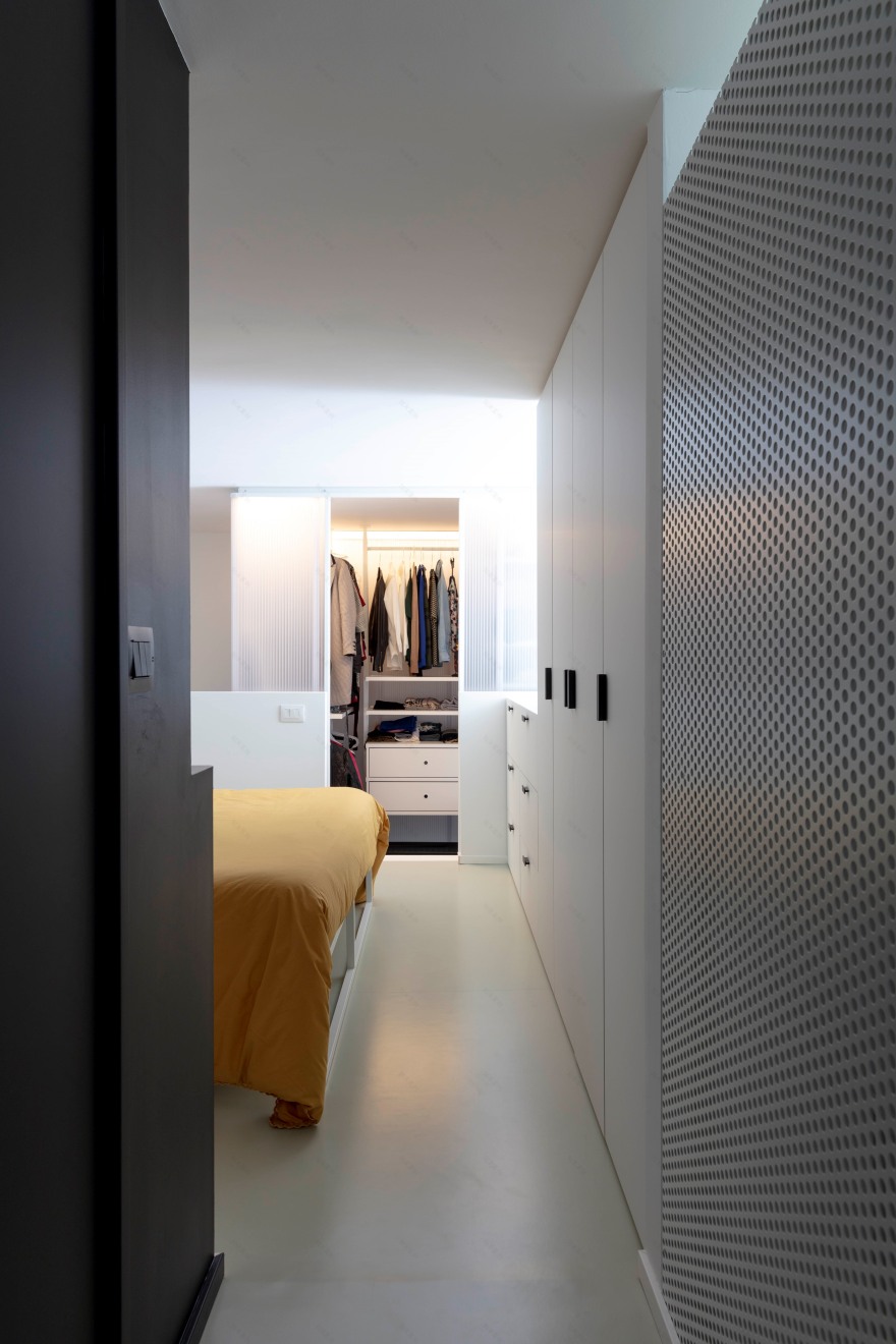 双层悬浮空间的现代城市小公寓设计-29