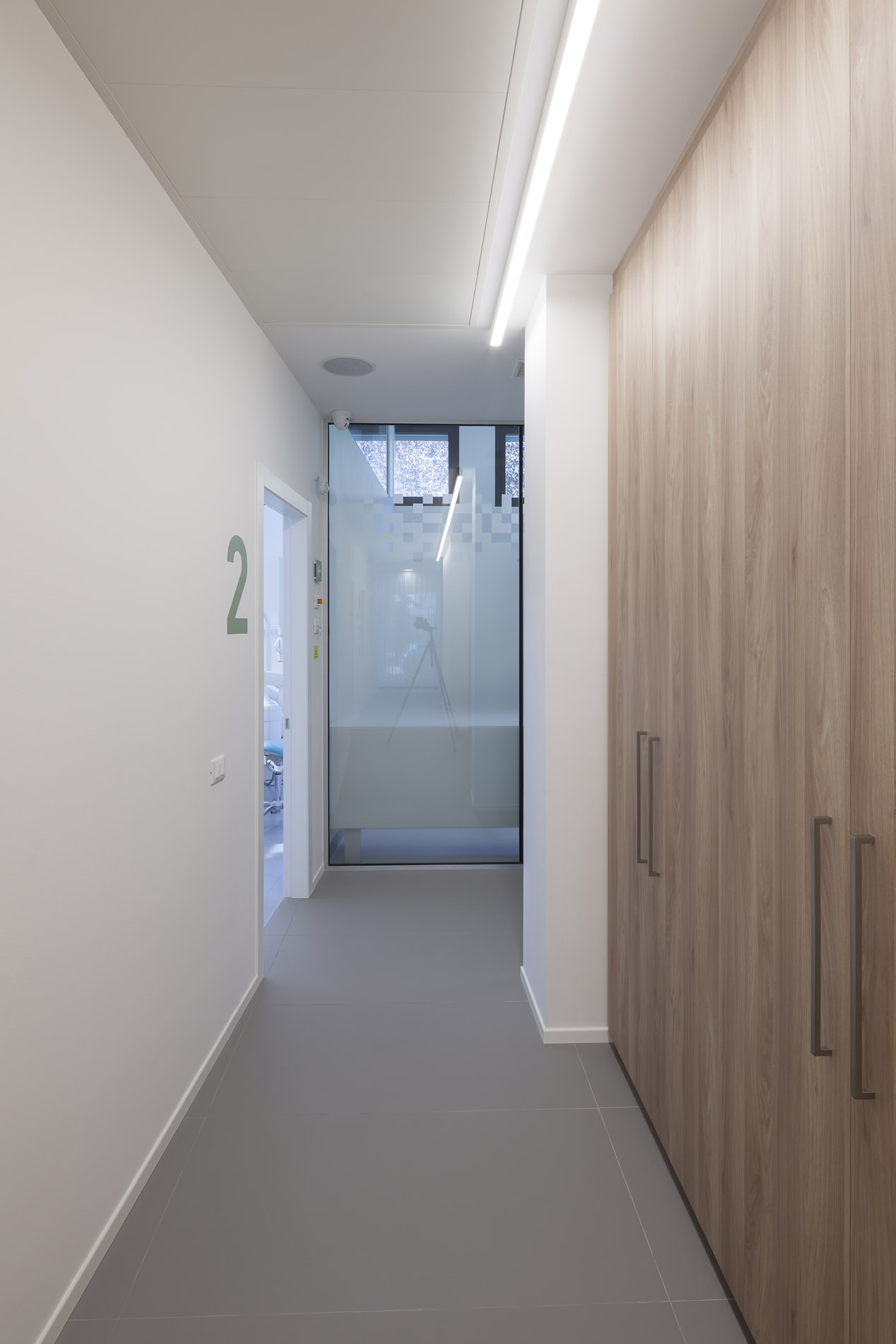 Cantarella 牙科诊所 | 自然光与色彩的巧妙运用-9