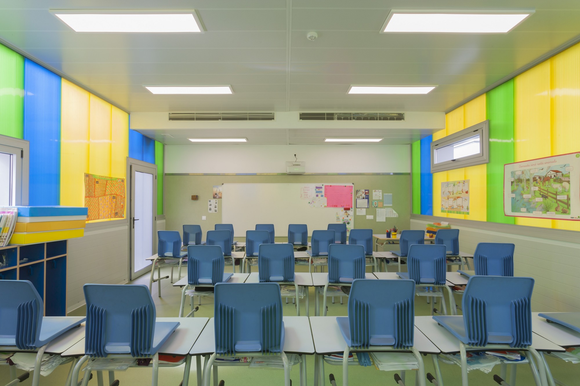 加州双层玻璃校园建筑设计-13