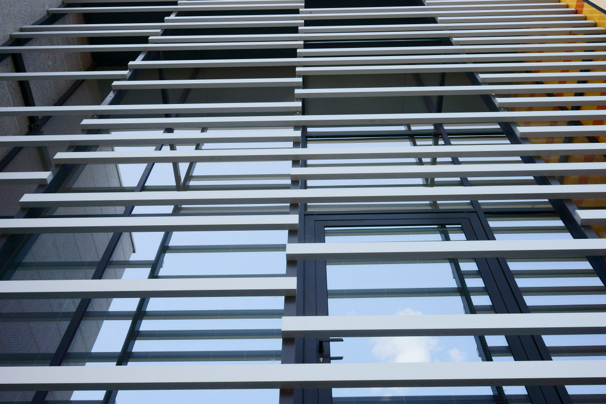 意式工厂变身透明地标,绿色办公新概念-9