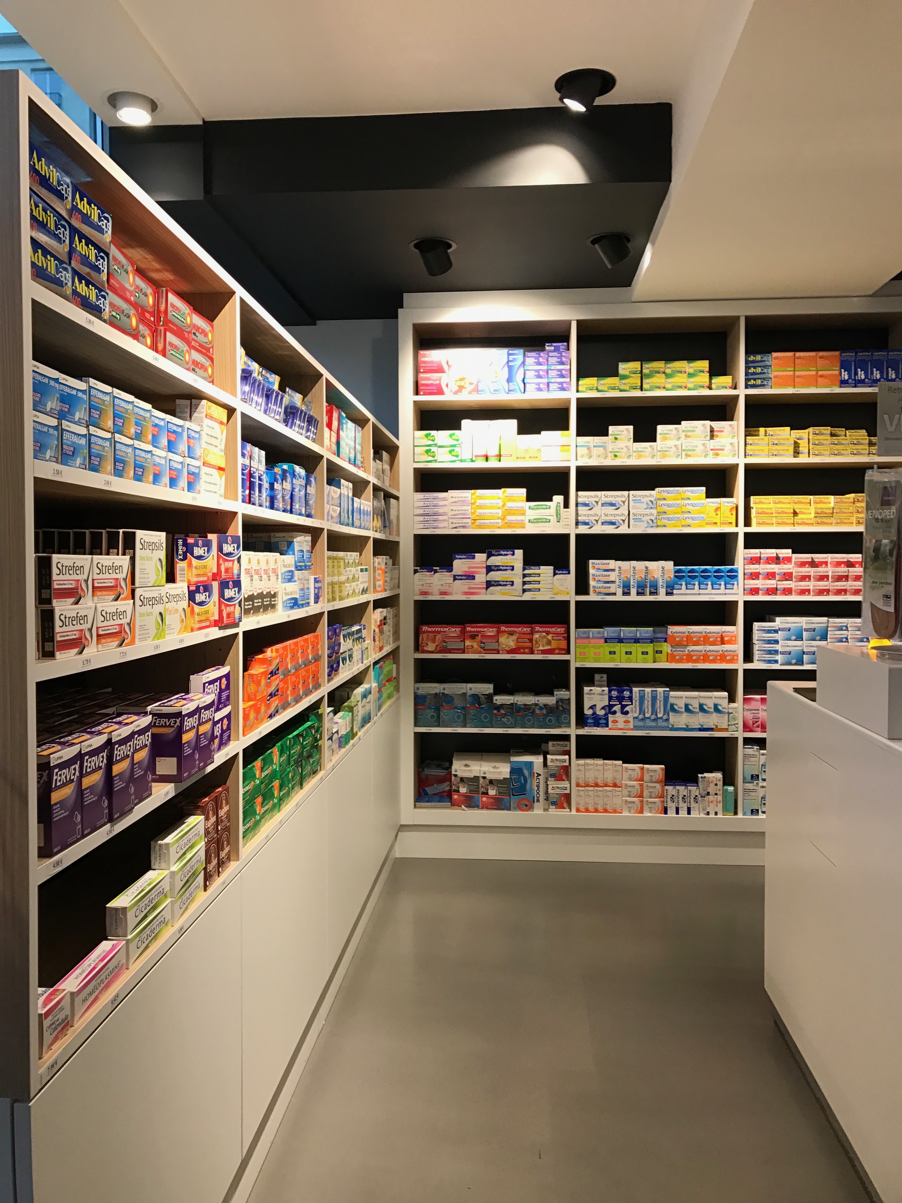 药妆店的艺术变身 | 定制家具与室内设计的完美融合-0