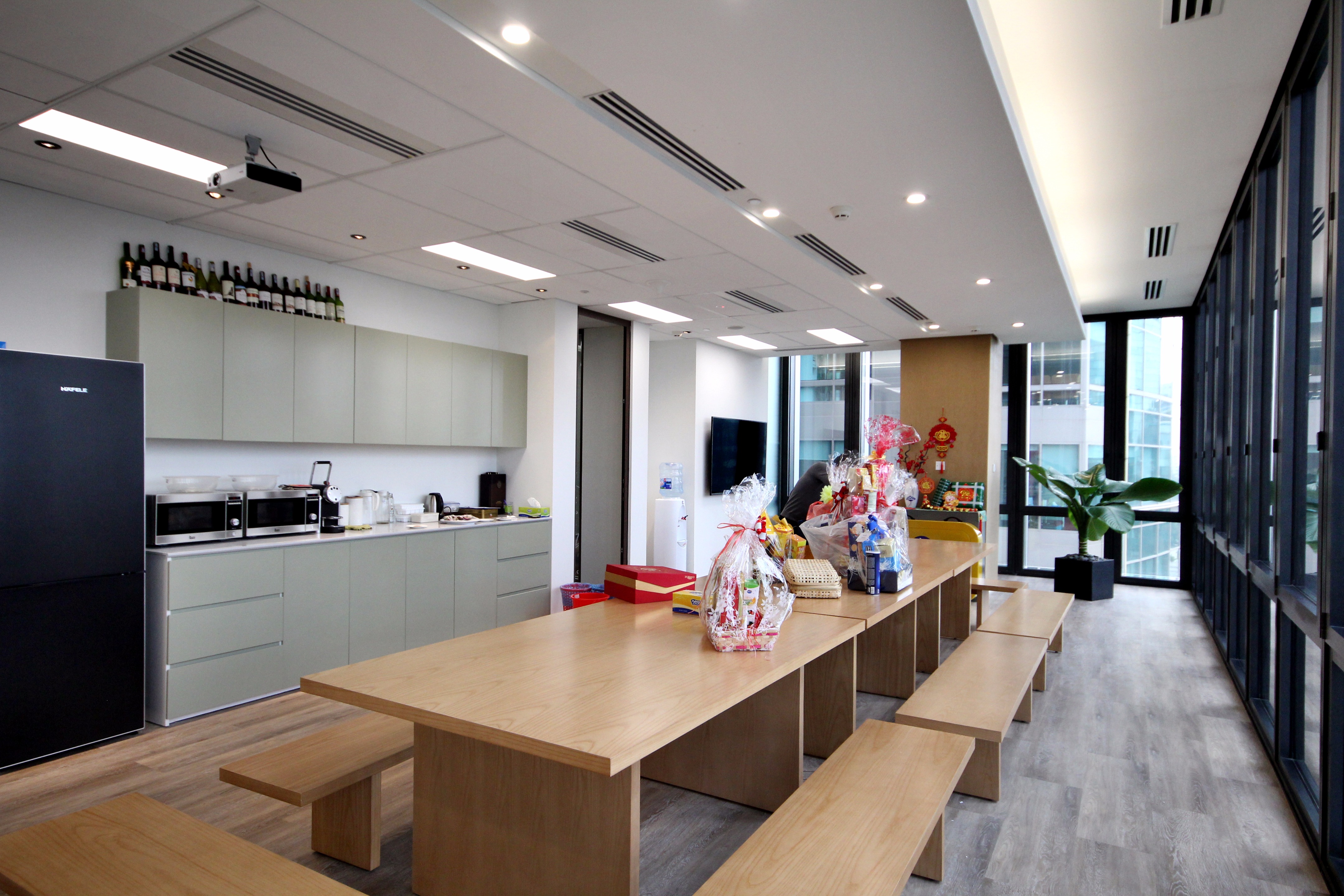 越南最大城市中心的灵动办公空间-27