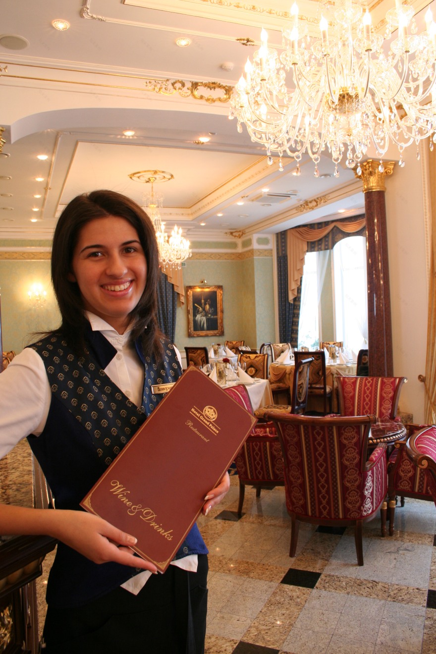 复古奢华酒店设计,营造百年皇家氛围-21