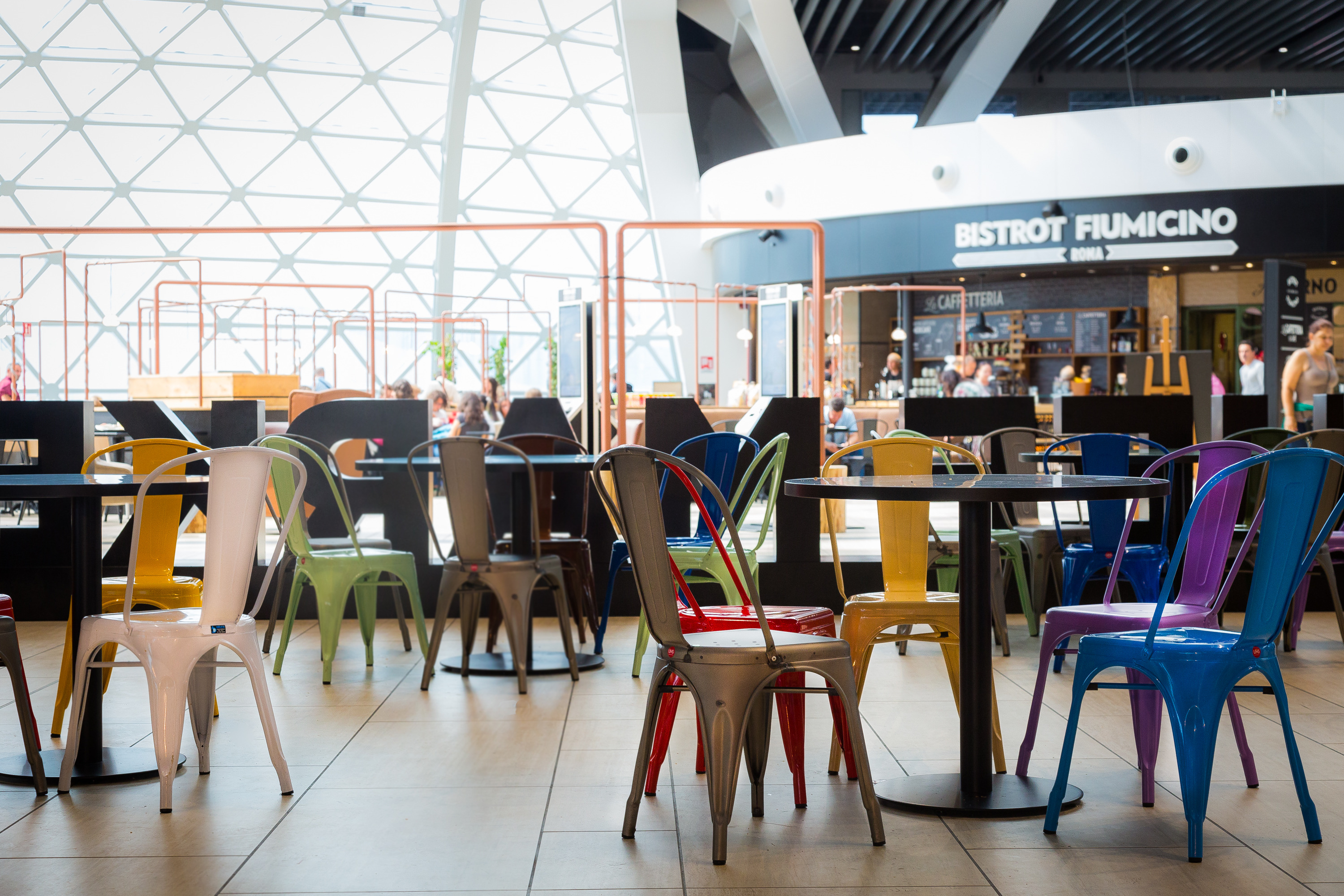 罗马菲乌米奇诺国际机场的非凡餐饮空间-3