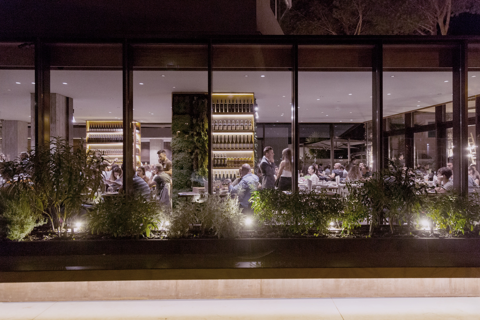 古宅新生,餐饮空间与历史文化的完美融合-9