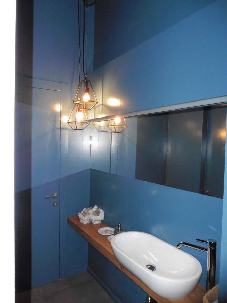 摩德纳历史建筑中的现代餐饮空间-9