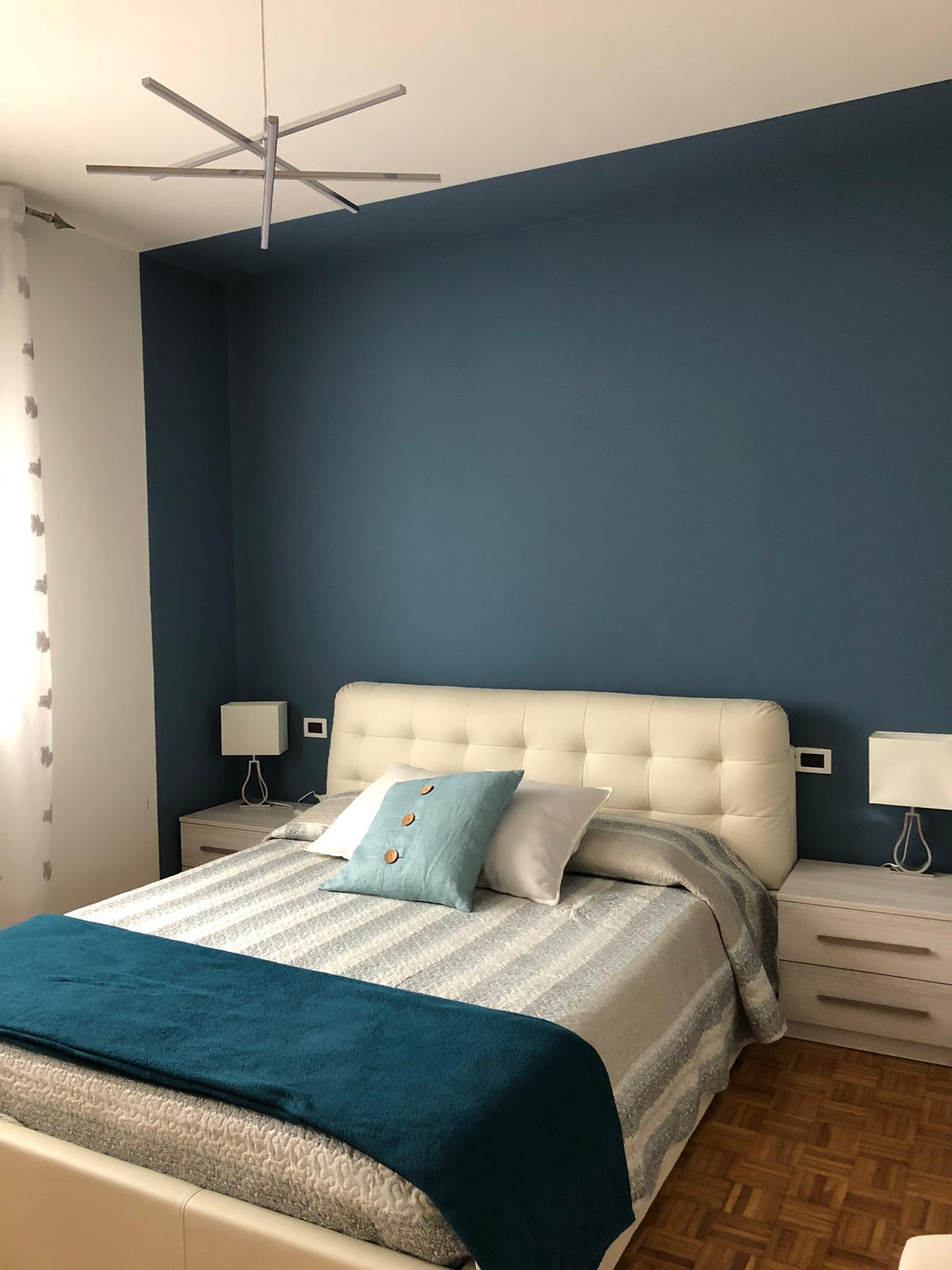 卧室蓝色鲸鱼壁设计-7