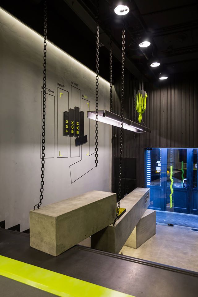 力量与幽默并存,乌克兰 EBH 俱乐部室内设计-8