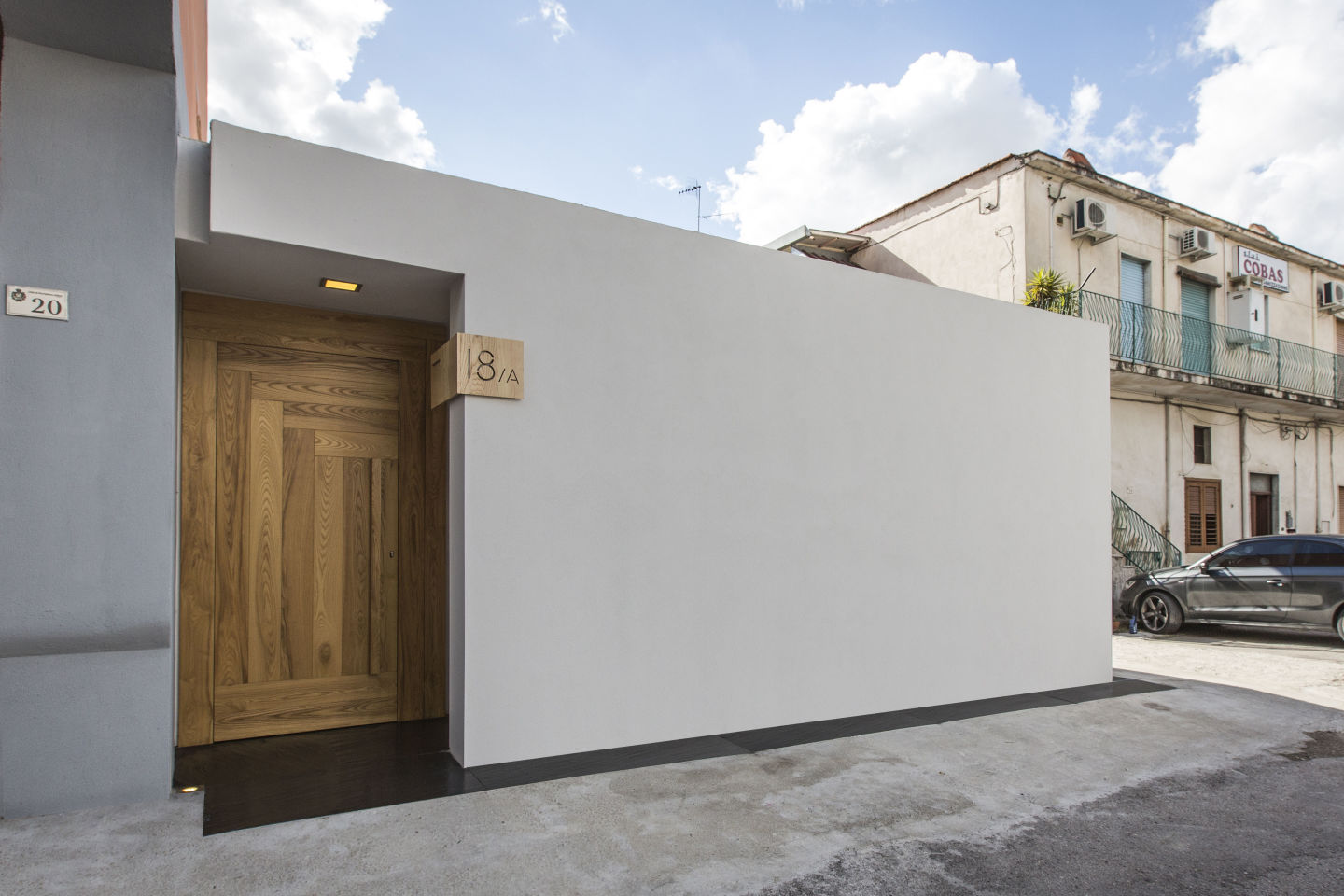 简约重生 | 废旧仓库变现代公寓-0