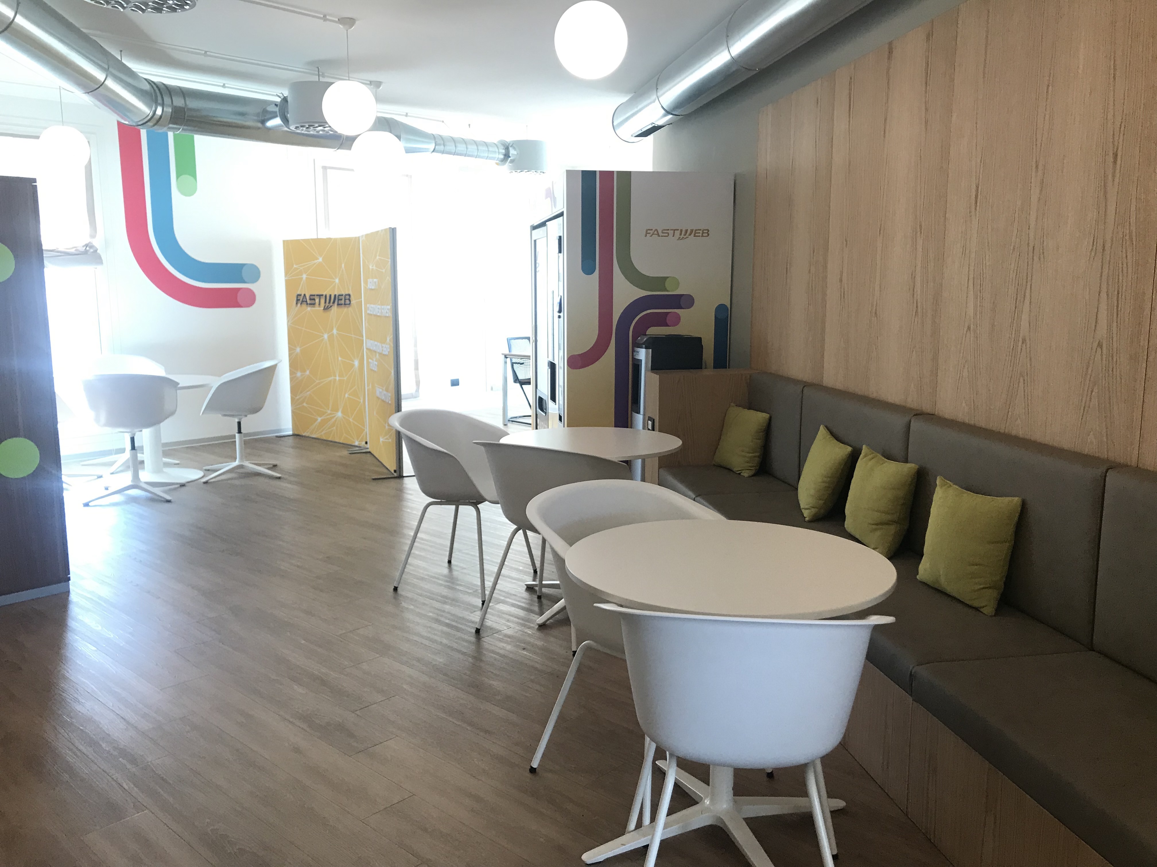 电信公司总部打造高效休闲办公空间-60