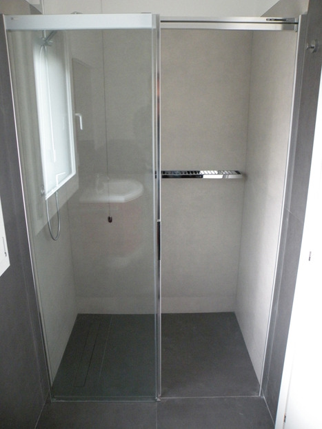 独特三角形地块上的现代别墅设计-15