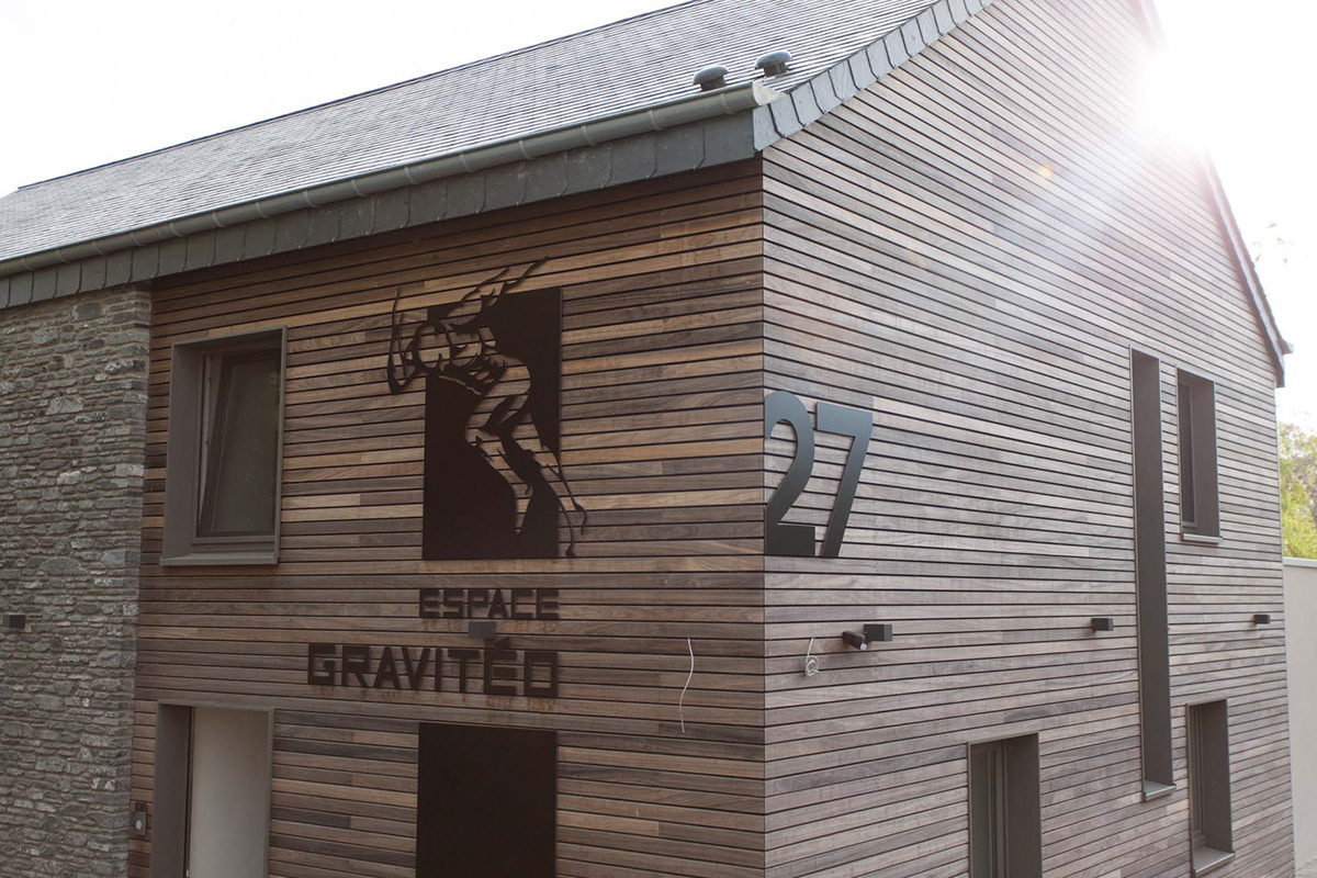 翻新老建筑,打造温馨专业足病诊疗空间-2