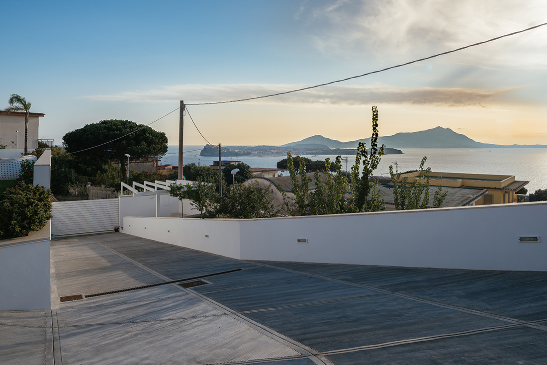 意式风情海滨别墅,现代简约之美-17