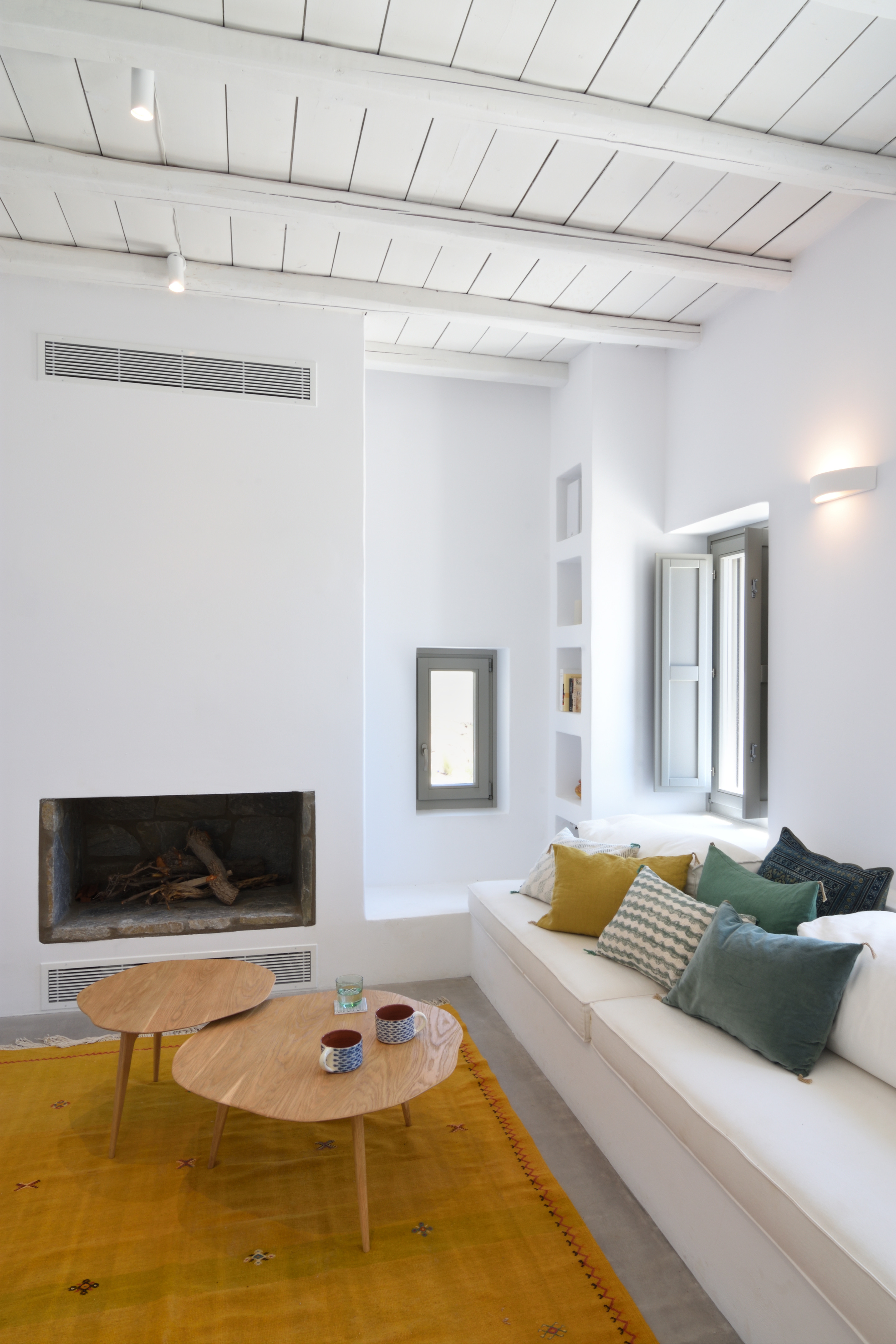 融合传统与当代的白色灵魂乡村别墅-7