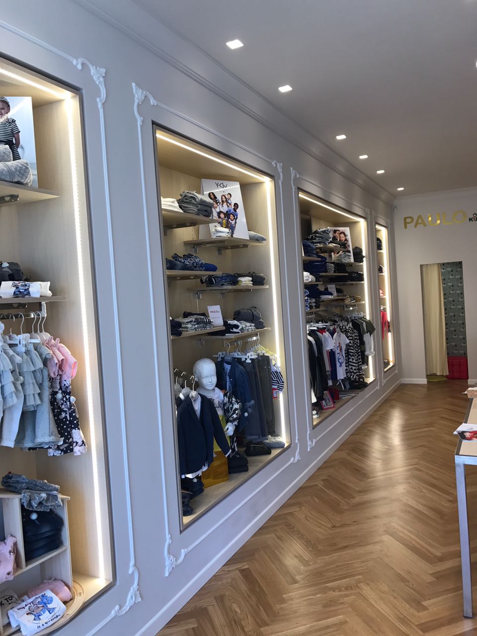 保罗·恩多 ci 儿童服装店照明设计-2