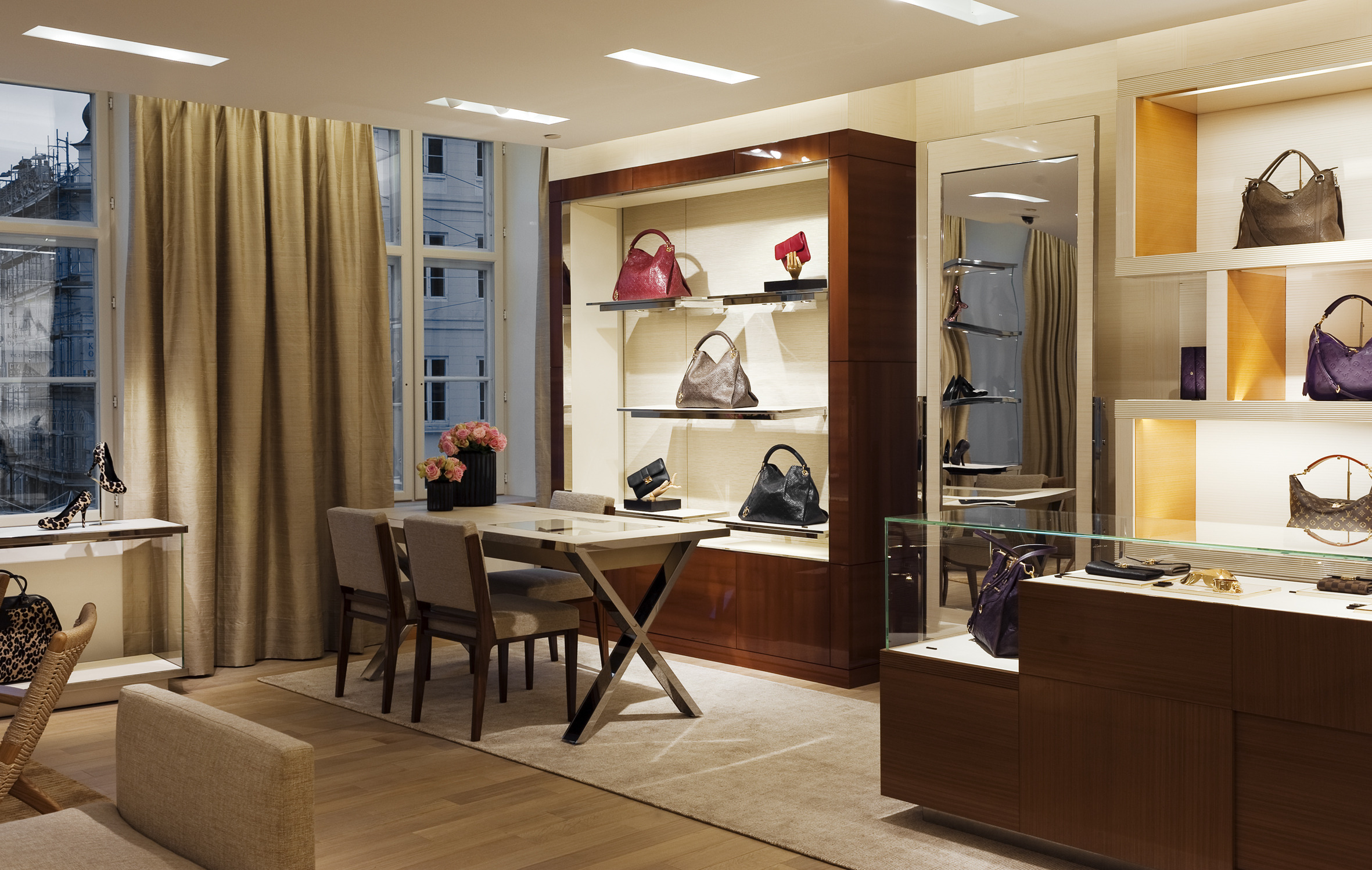 精品路易威登店-6