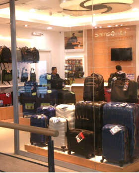 拉尔科马尔购物中心 Samsonite 行李箱专卖店