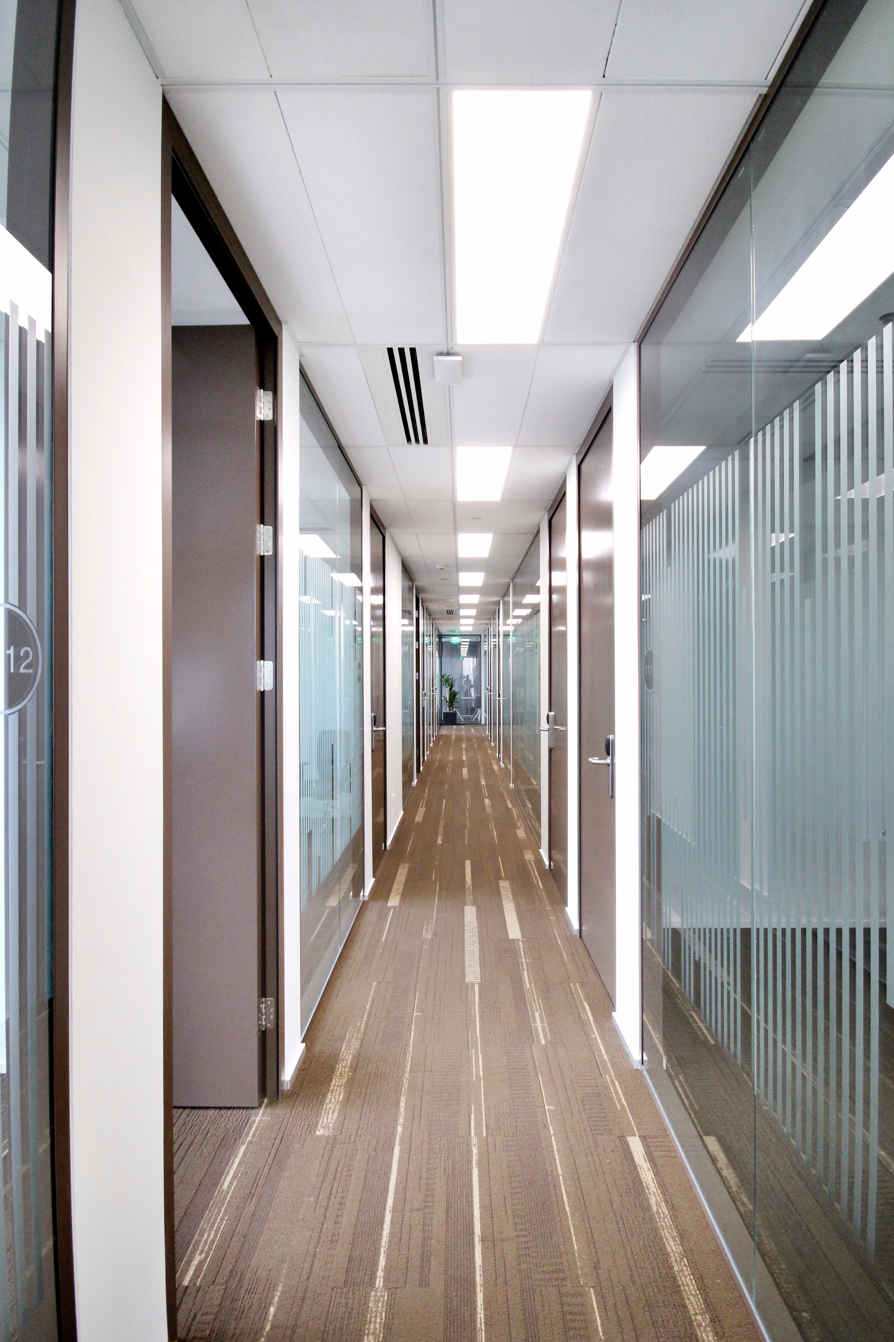 越南最大城市中心的灵动办公空间-22