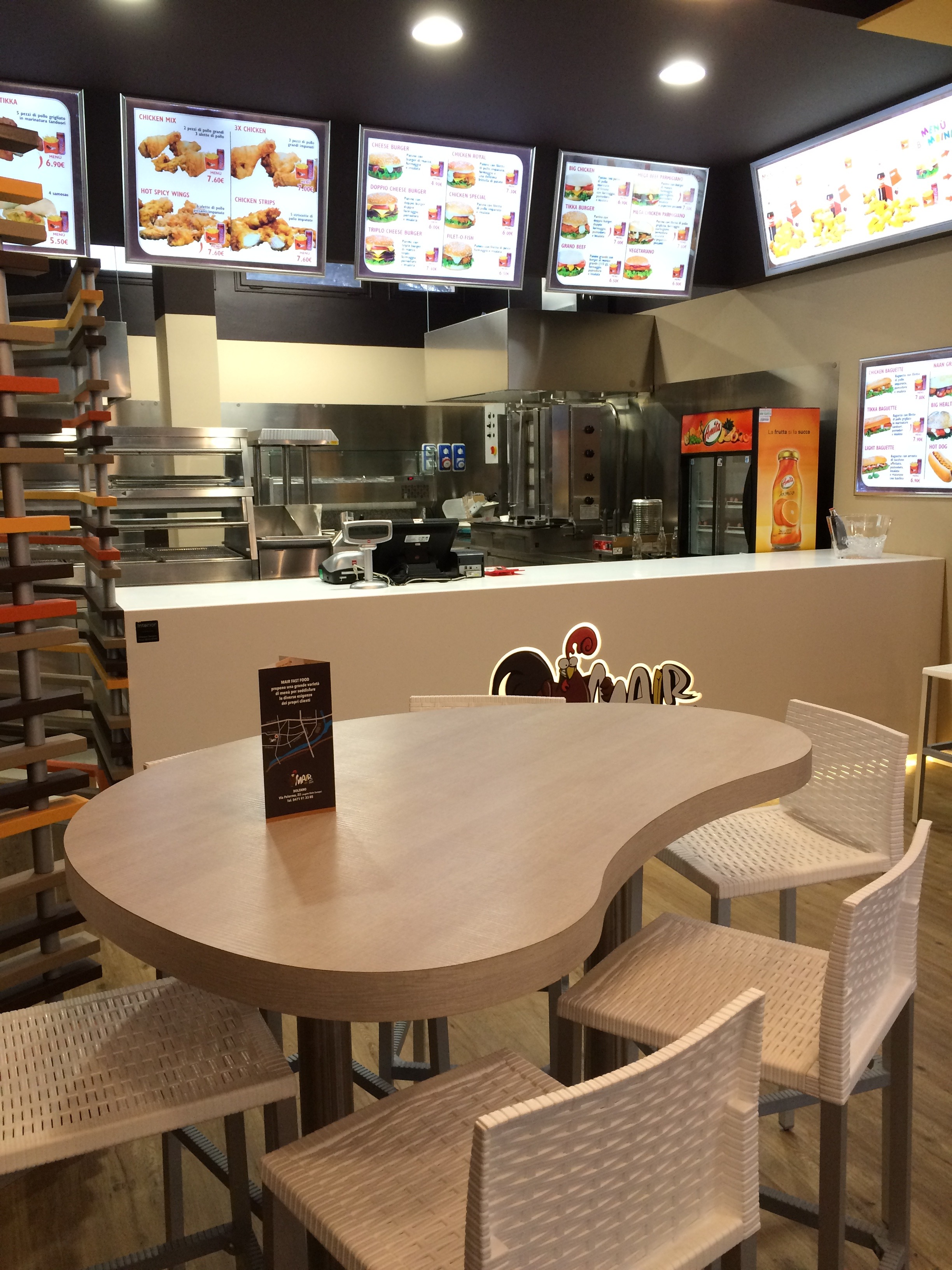 2016 年完成的 MAIR 快餐店室内设计案例-24