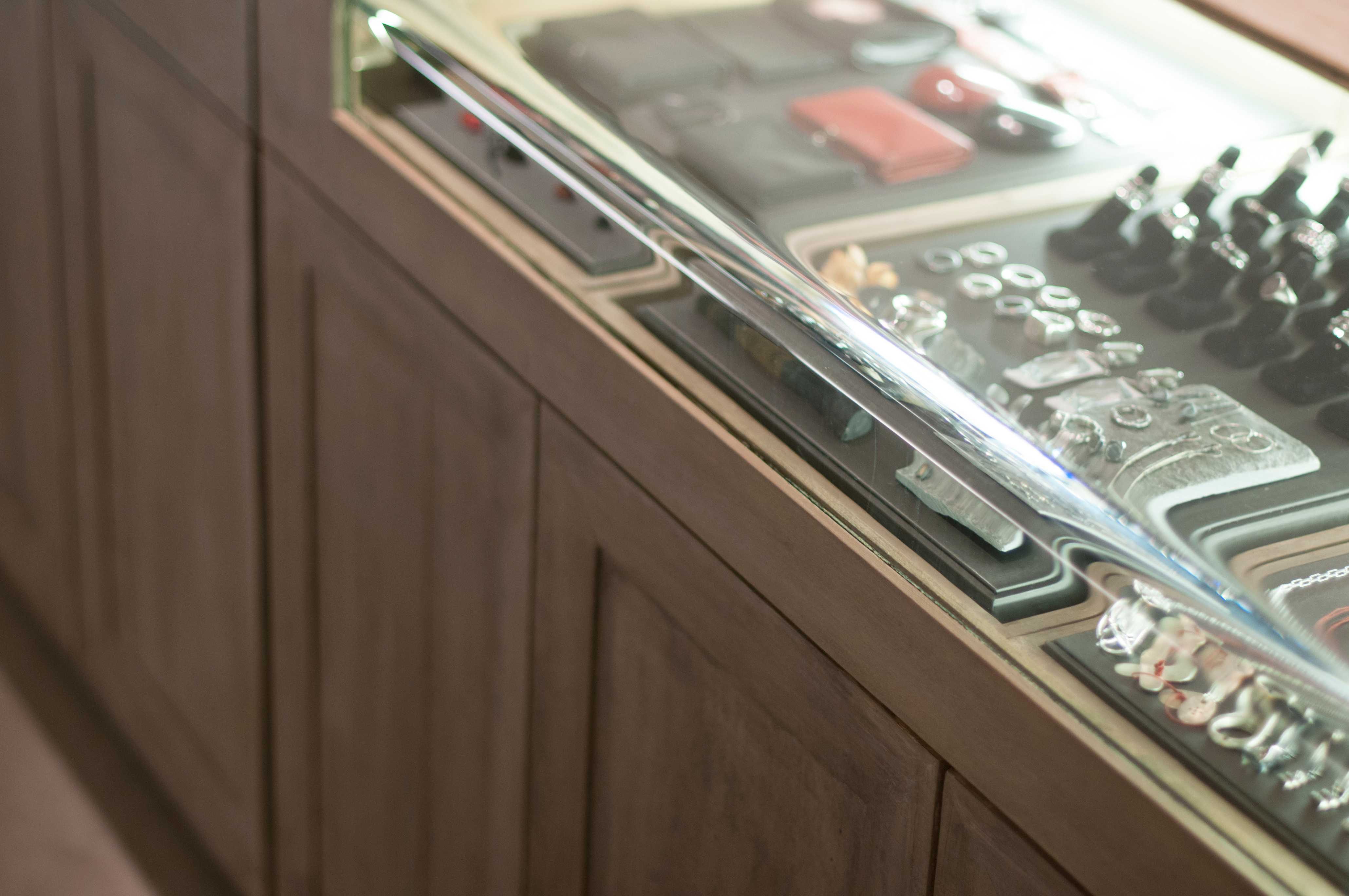 凤尾鱼精品店-18