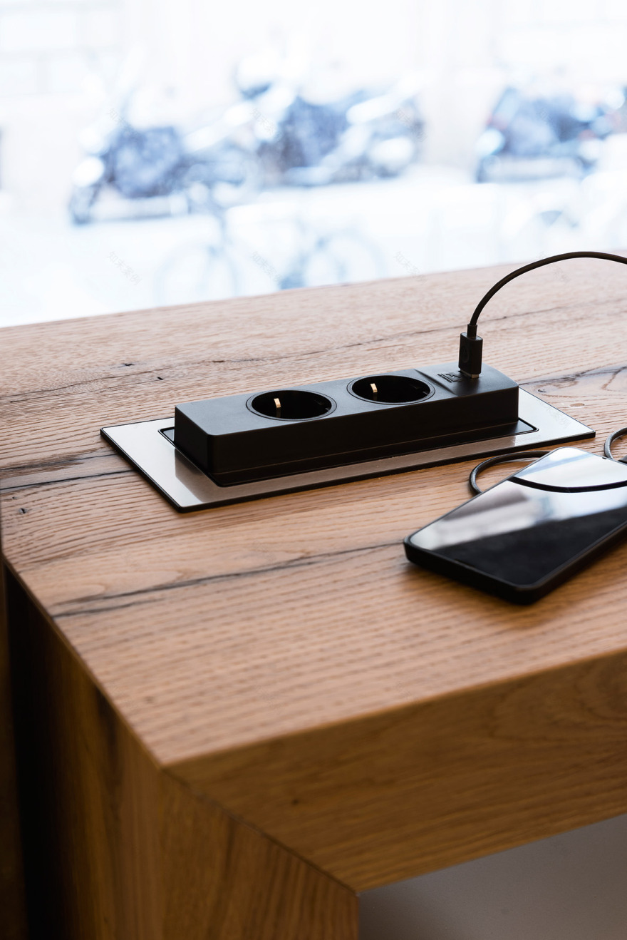 米兰“Love it”旗舰店,美食体验的室内设计盛宴-20