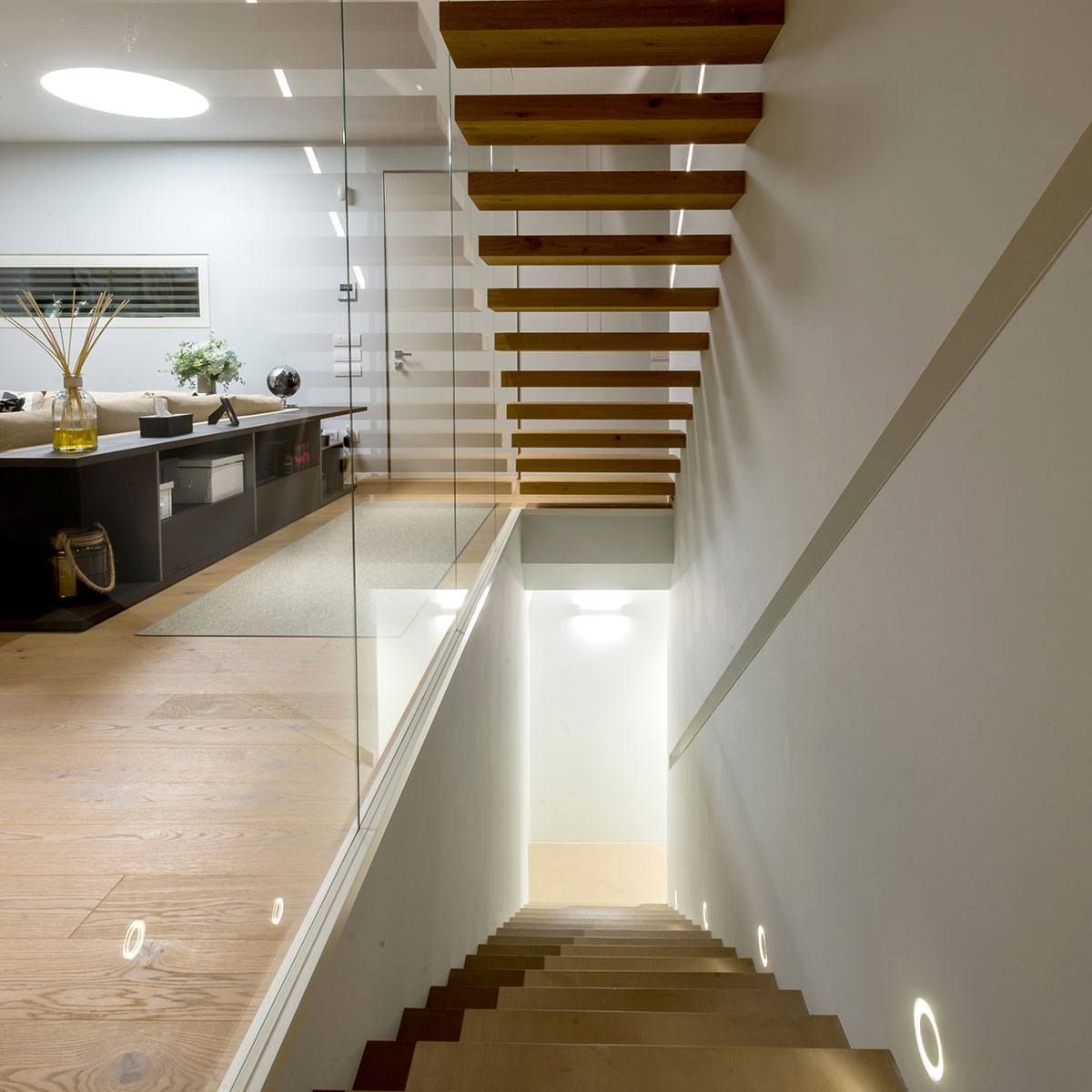 现代私人别墅设计，绿色环保与优雅照明完美融合-9