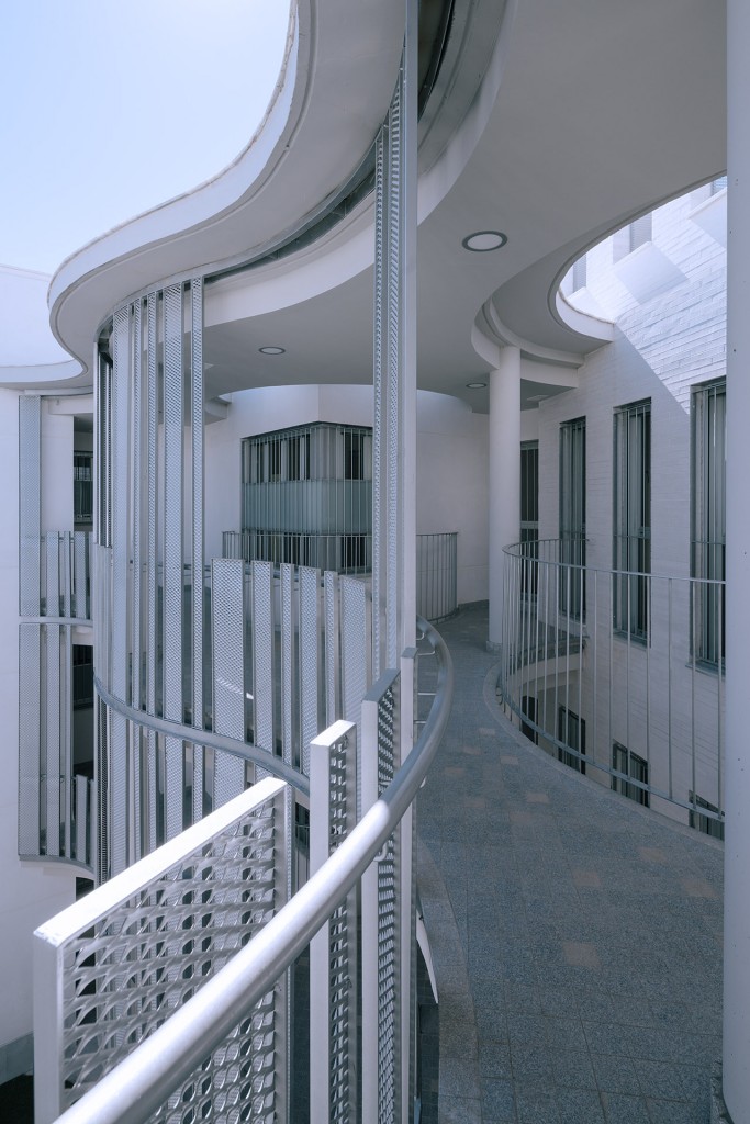 融合历史与当代的塞维利亚多户住宅-17