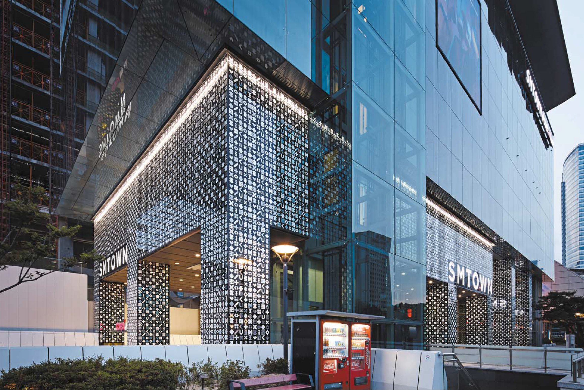 SM 镇艺术外观,未来形象的旗舰店-12