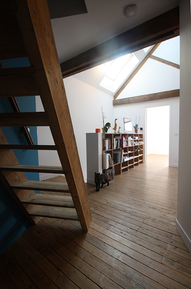 2017 年改造完成的古旧车库住宅-12