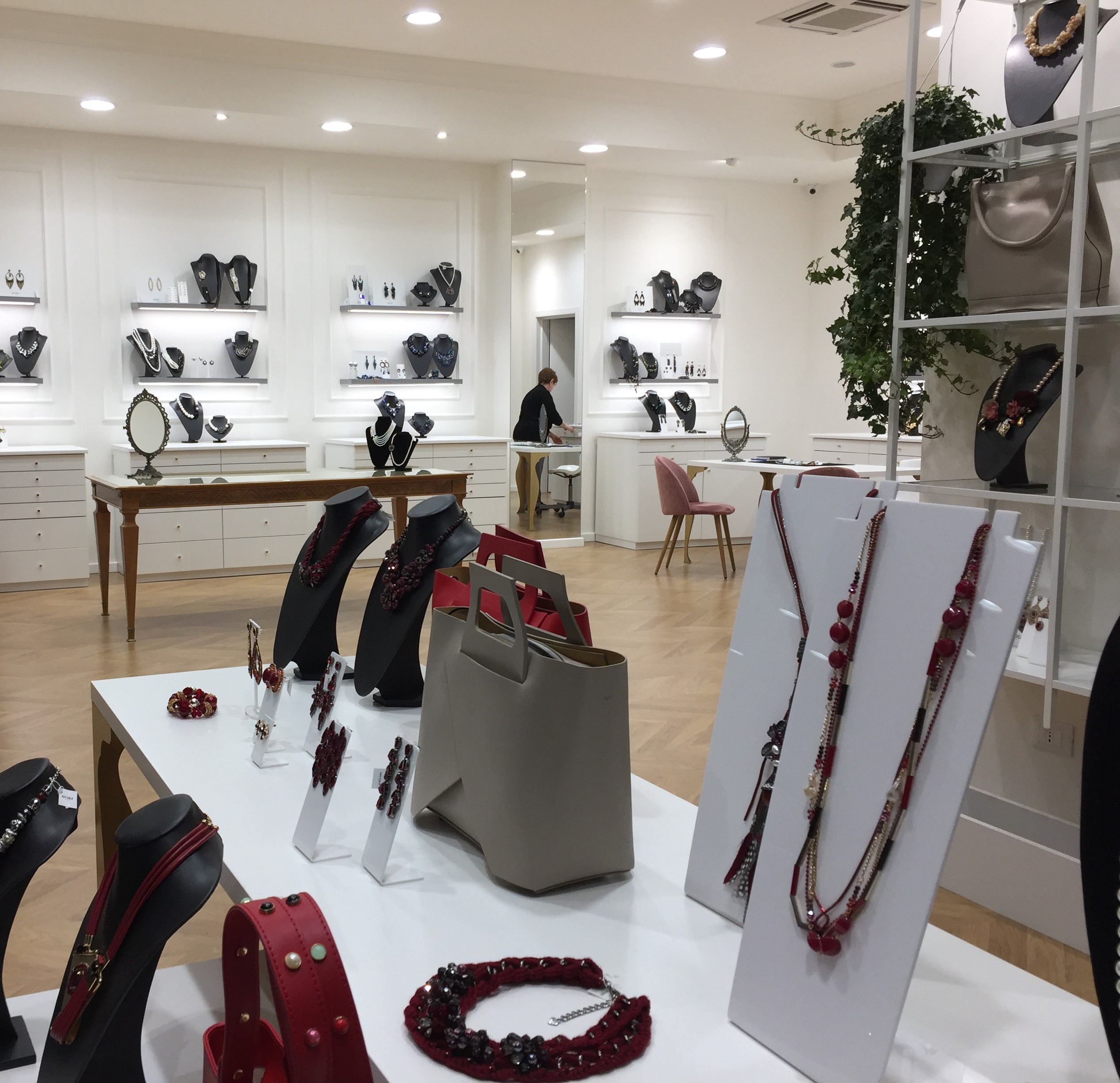 MyDea Bijoux 2017 年精品店室内设计-3