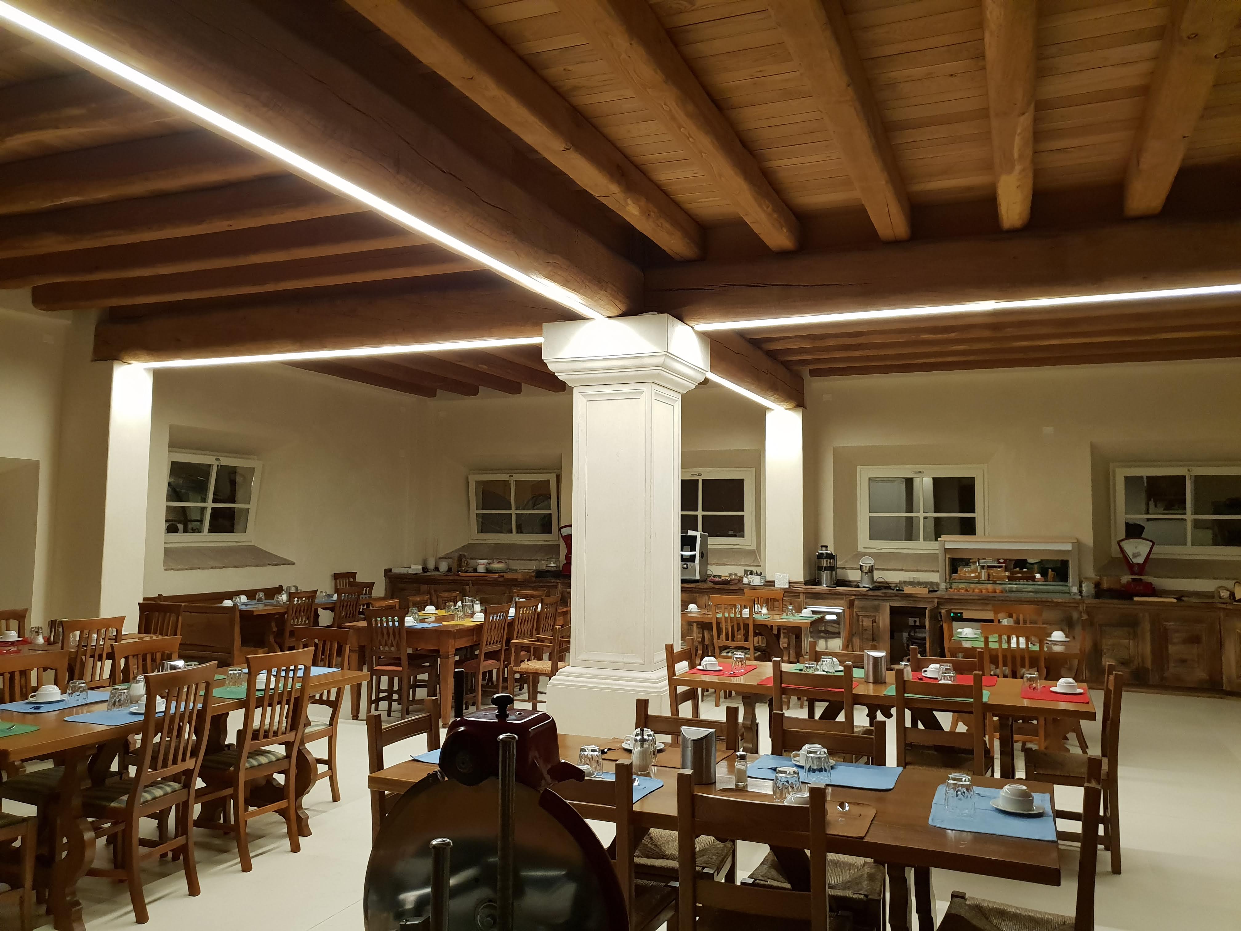 古韵与现代共融的意大利农庄酒店设计-17