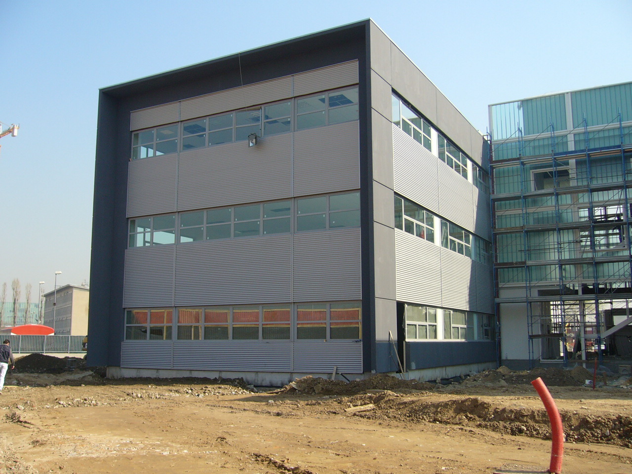 2004 年完成的雷诺卡车意大利总部室内设计-2