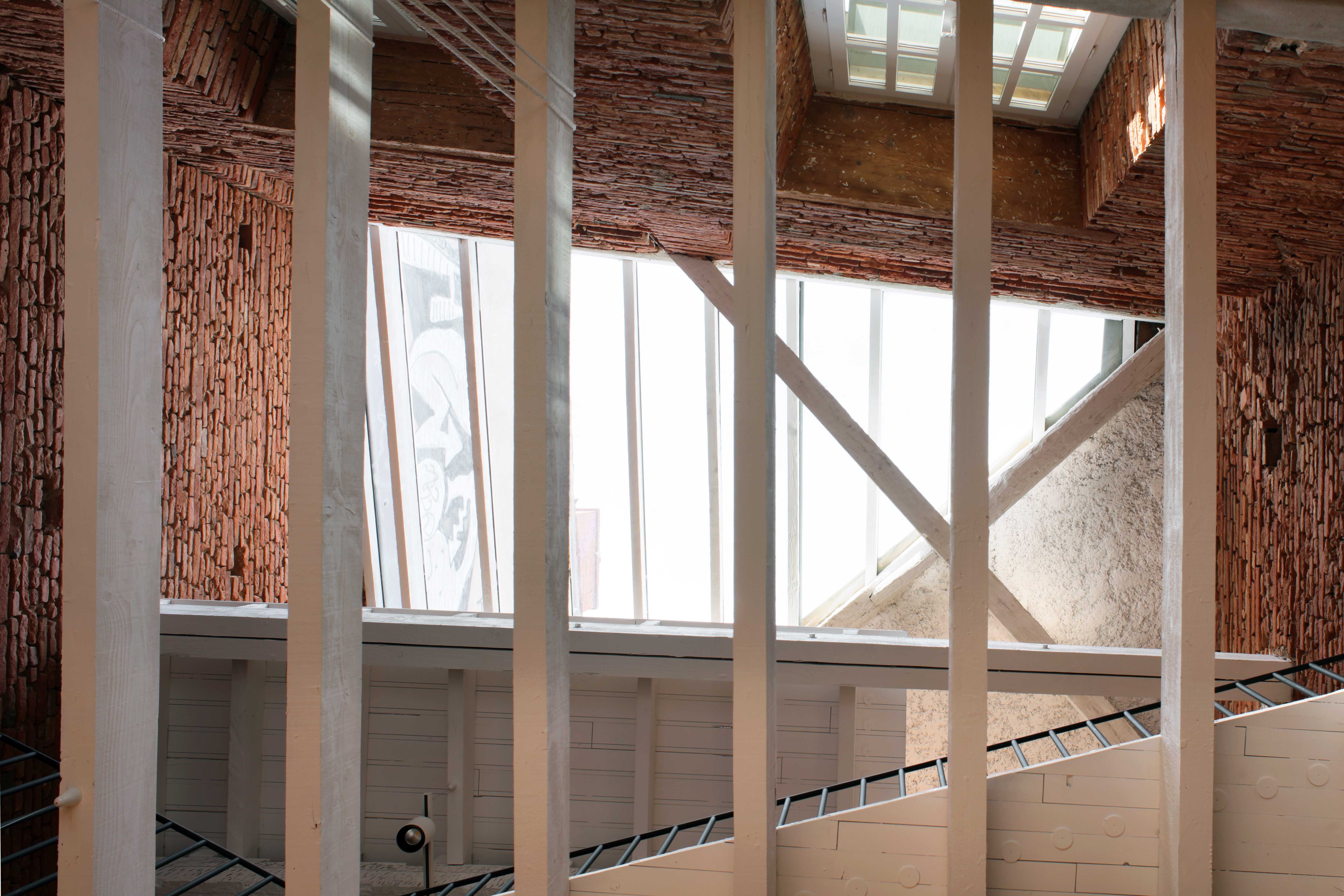 苏孙品牌店 | 四层空间无隔墙,历史建筑里的现代商业之美-8