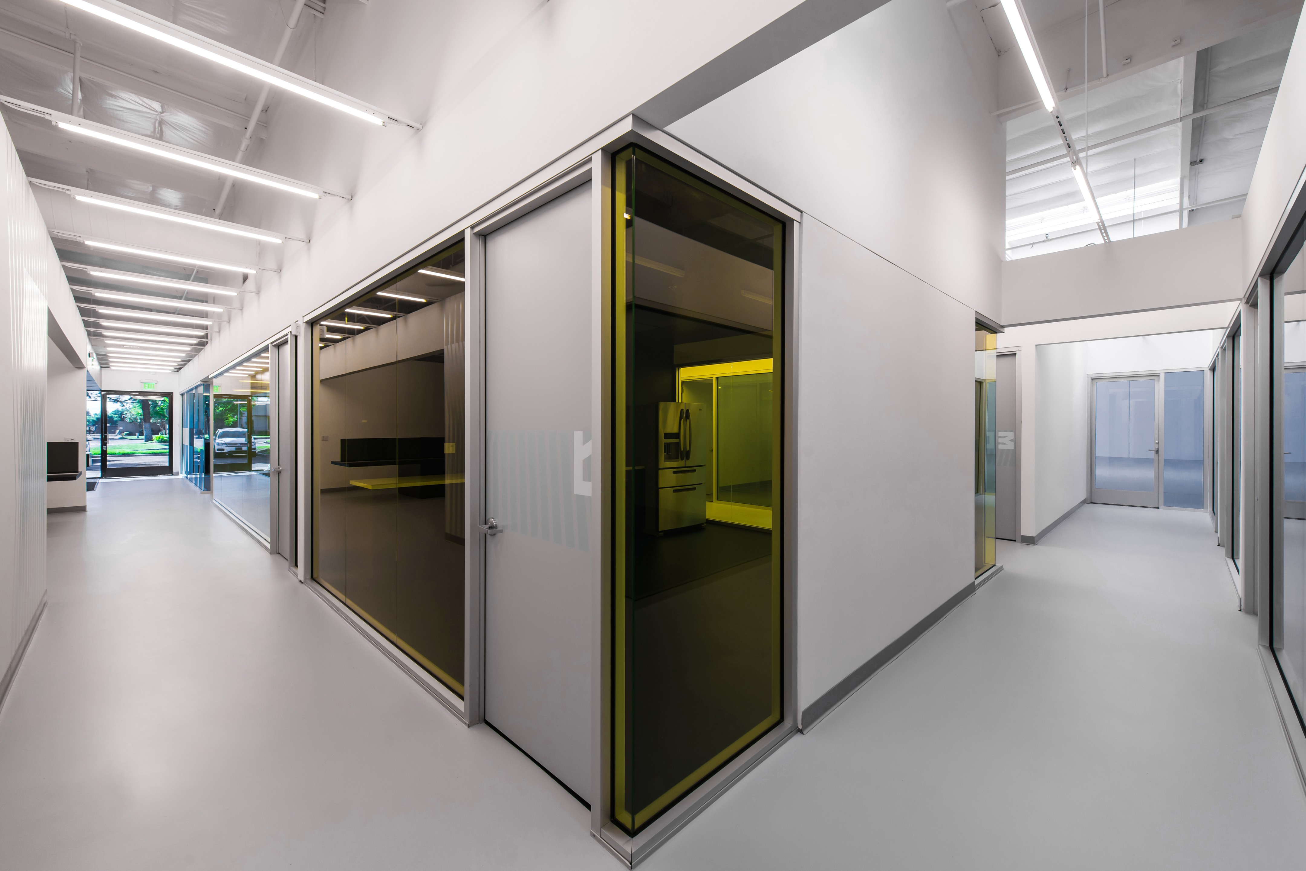 重塑工业遗迹 | Orange County 电子公司办公室设计-11