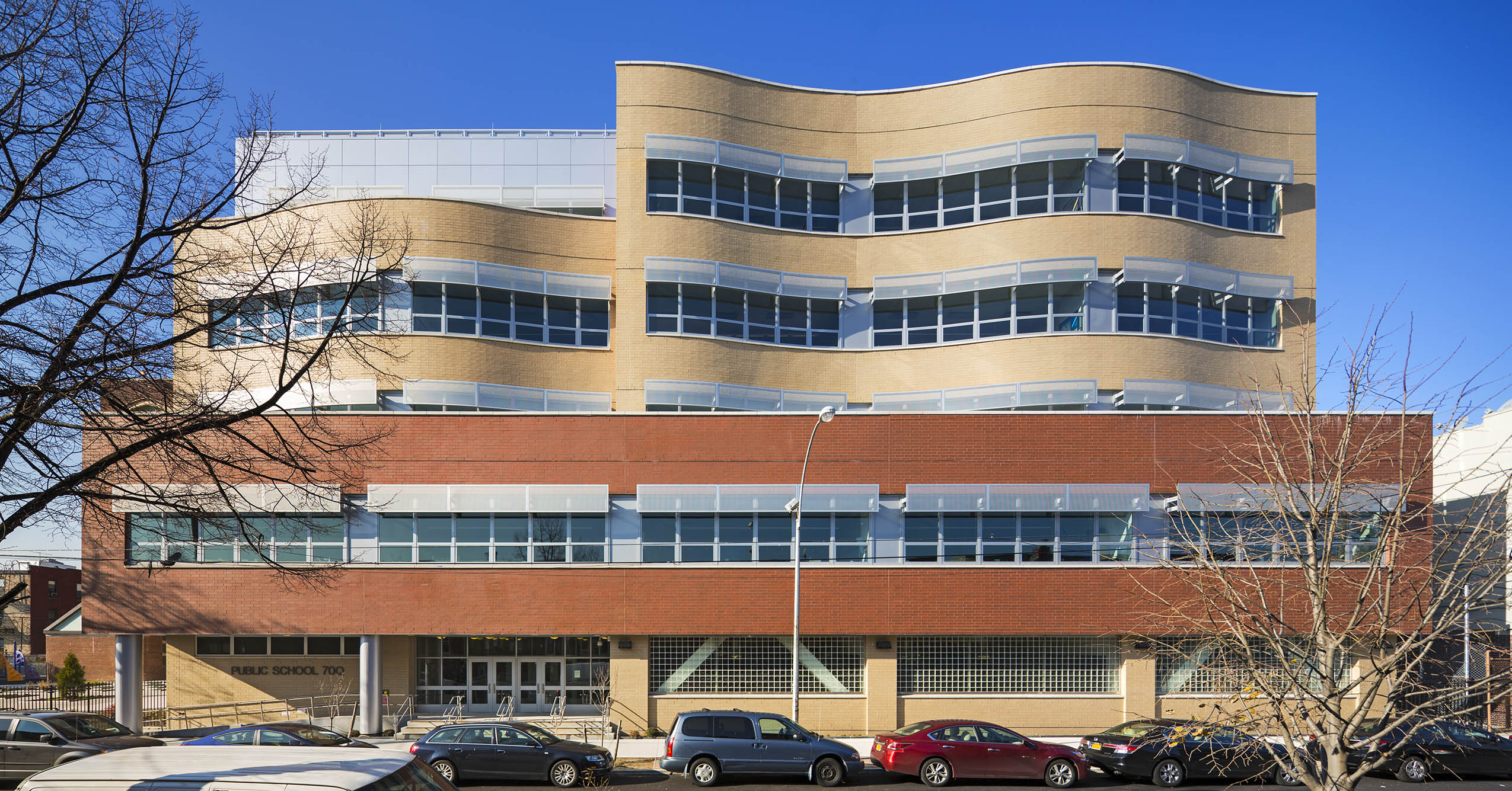 创新遮阳设计,回应住宅环境的 P.S.70Q 小学-0