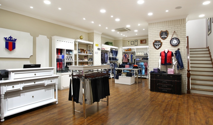 印度班加罗尔Louise Philippe休闲服装品牌零售店设计-13